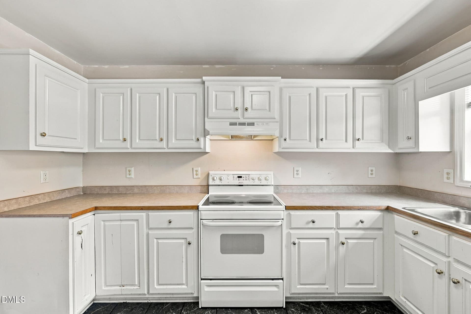 19-web-or-mls-IMG_7523 - 615 N 4th Street, Mebane, NC 27302