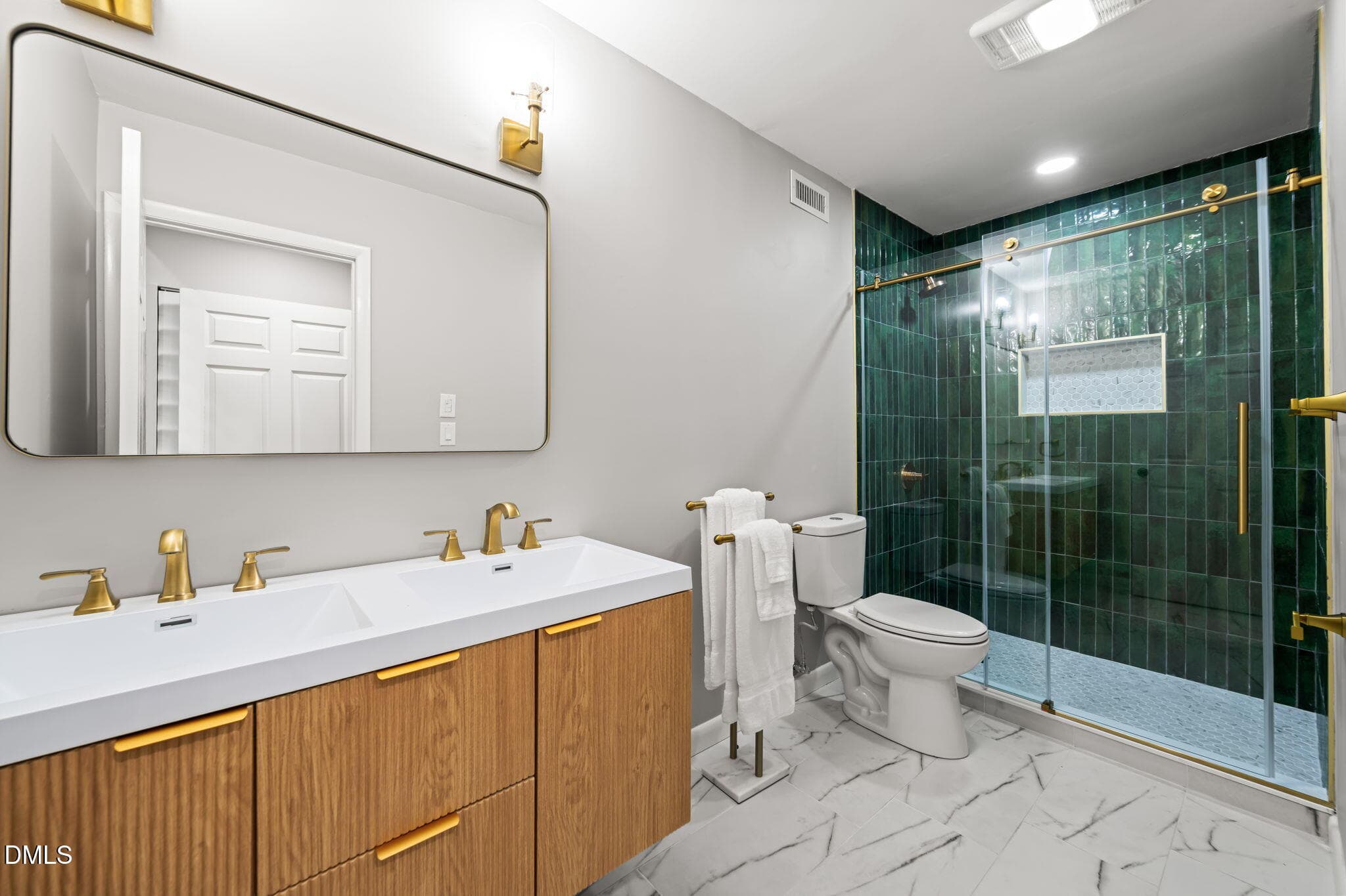24-web-or-mls-untitled-40 - 710 Constitution Drive 206, Durham, NC 27705