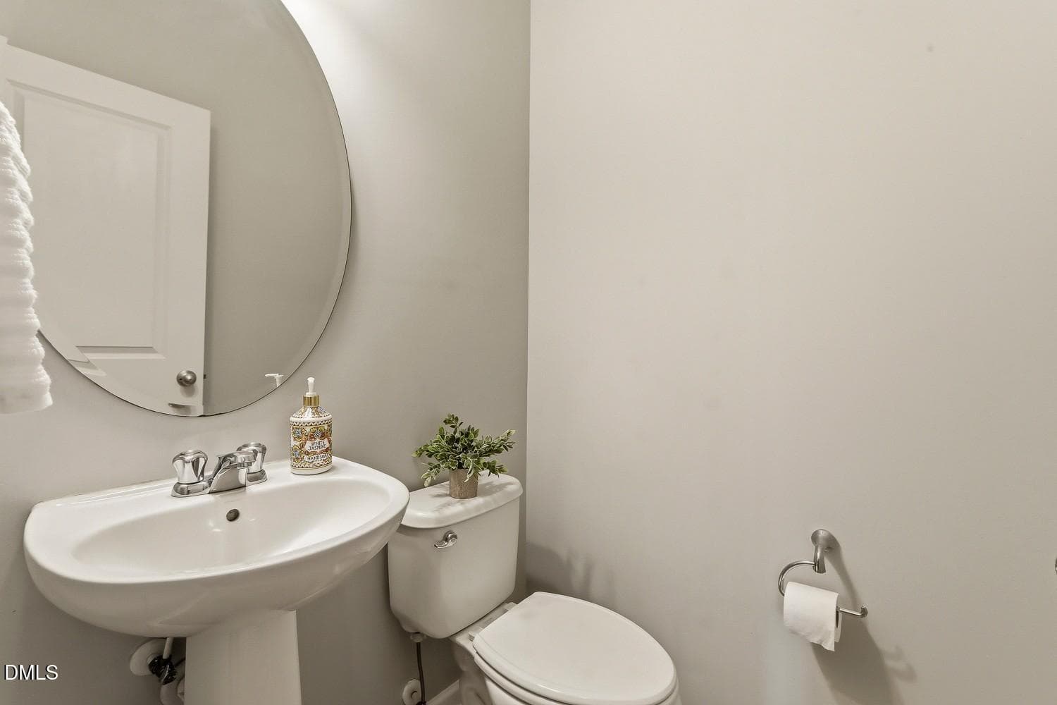 020-033-Half Bathroom-1500x1000 - 2456 Baslow Drive, Apex, NC 27539, Apex