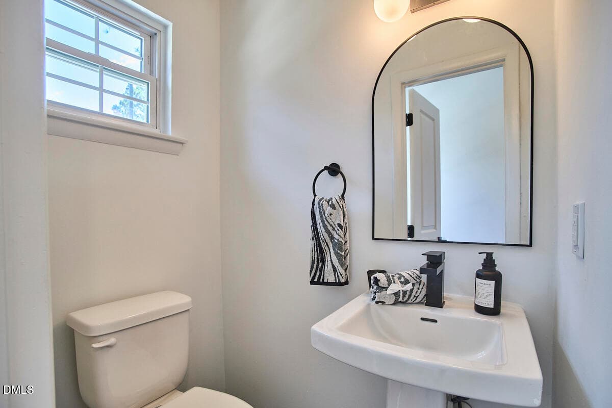 037 - 2600 Noble Road B, Raleigh, NC 27608, Raleigh