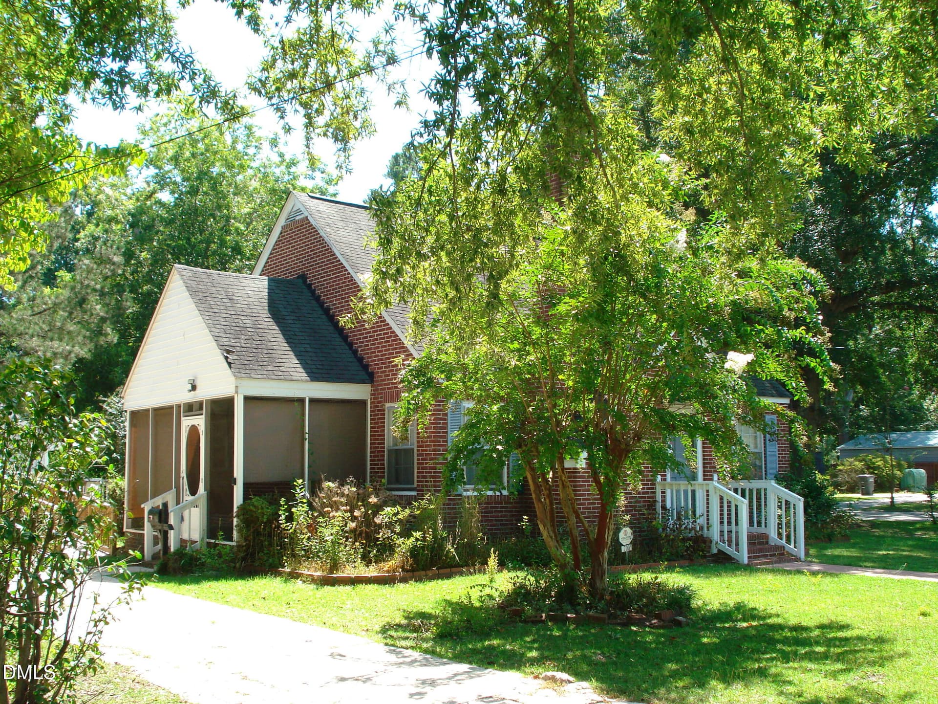 DSC09786 - 700 N Raiford Street, Selma, NC 27576