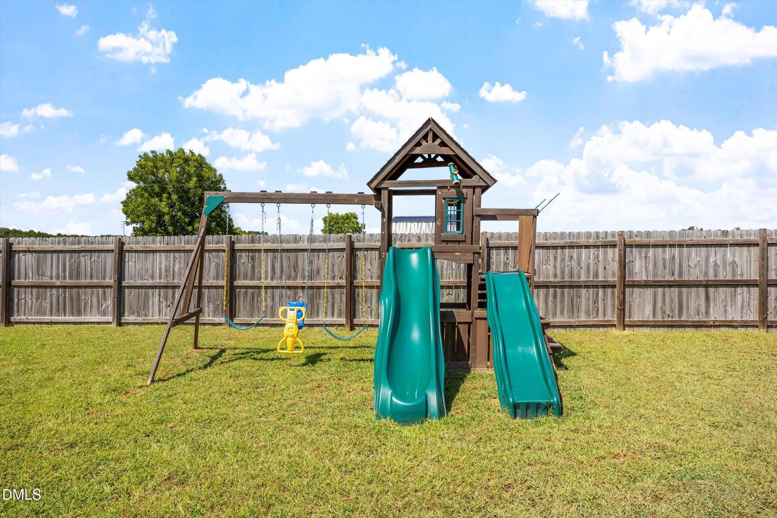 10-140 Denning Farms Ln [3398099]_091020 - 140 Denning Farms Lane, Benson, NC 27504, Benson