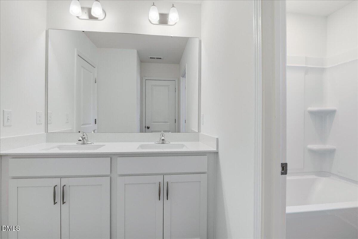 secondary bath - 1516 Briar Brook Lane, Zebulon, NC 27597