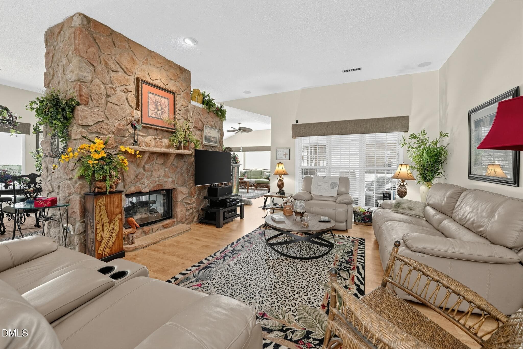 12_1325_Kendallwood_Dr-Living_room-5064 - 1325 Kendallwood Drive, Kernersville, NC 27284