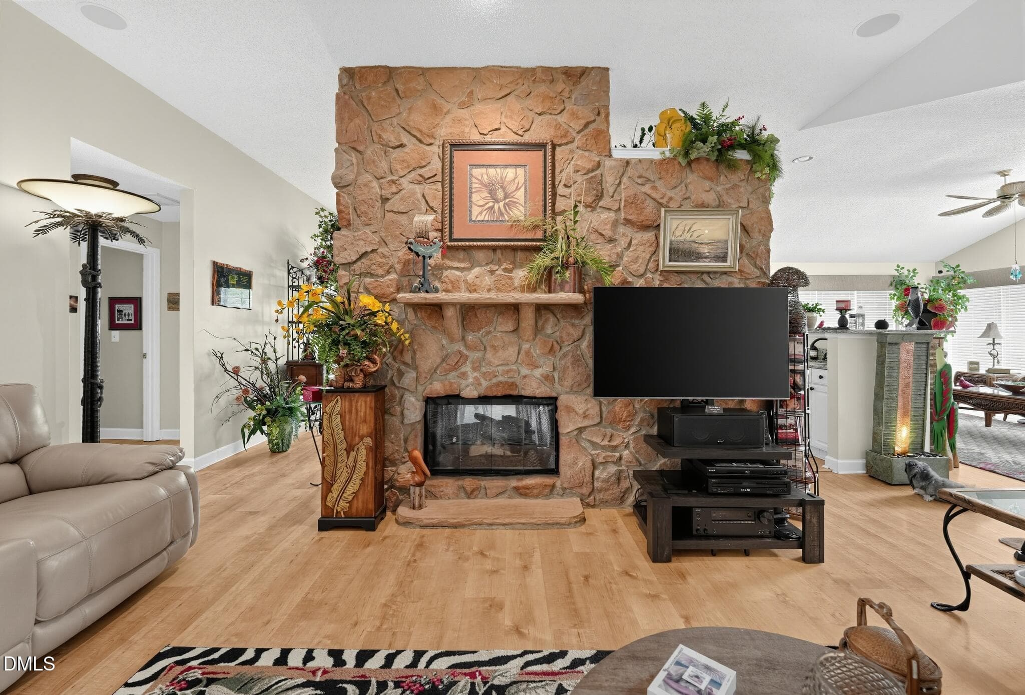 13_1325_Kendallwood_Dr-Living_room-5062 - 1325 Kendallwood Drive, Kernersville, NC 27284