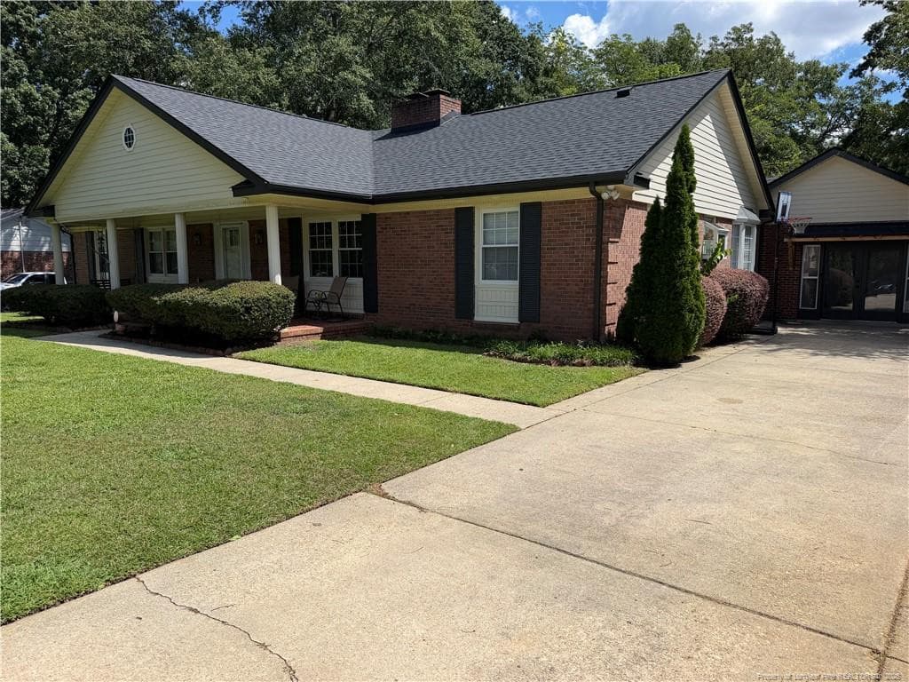 Front of home space for 4 cars - 339 Colinwood Drive, Fayetteville, NC 28303, Fayetteville