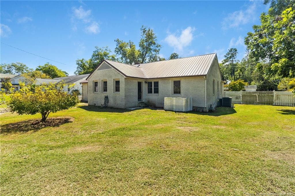 Photo 41 - 410 W Mclean Street, St. Pauls, NC 28384