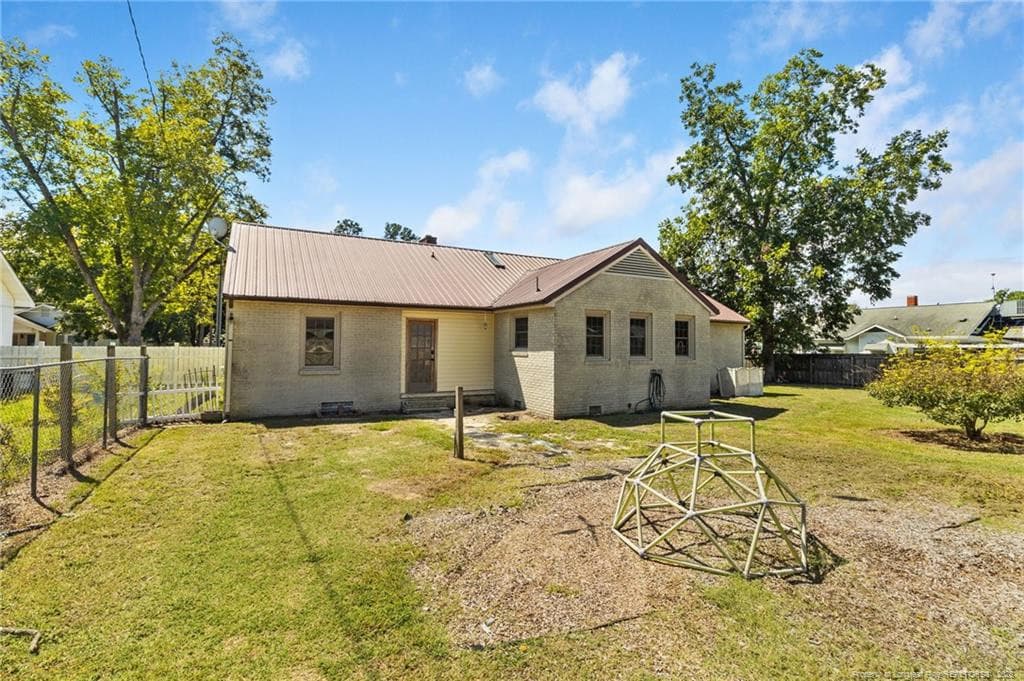 Photo 43 - 410 W Mclean Street, St. Pauls, NC 28384