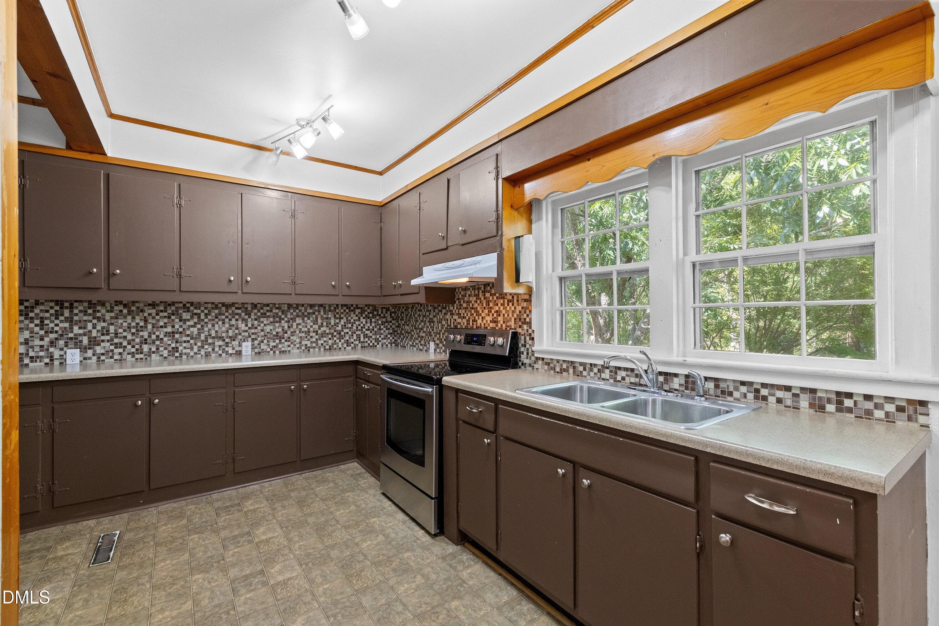 32-302 W E St_8971 - 302 W E Street, Erwin, NC 28339, Erwin