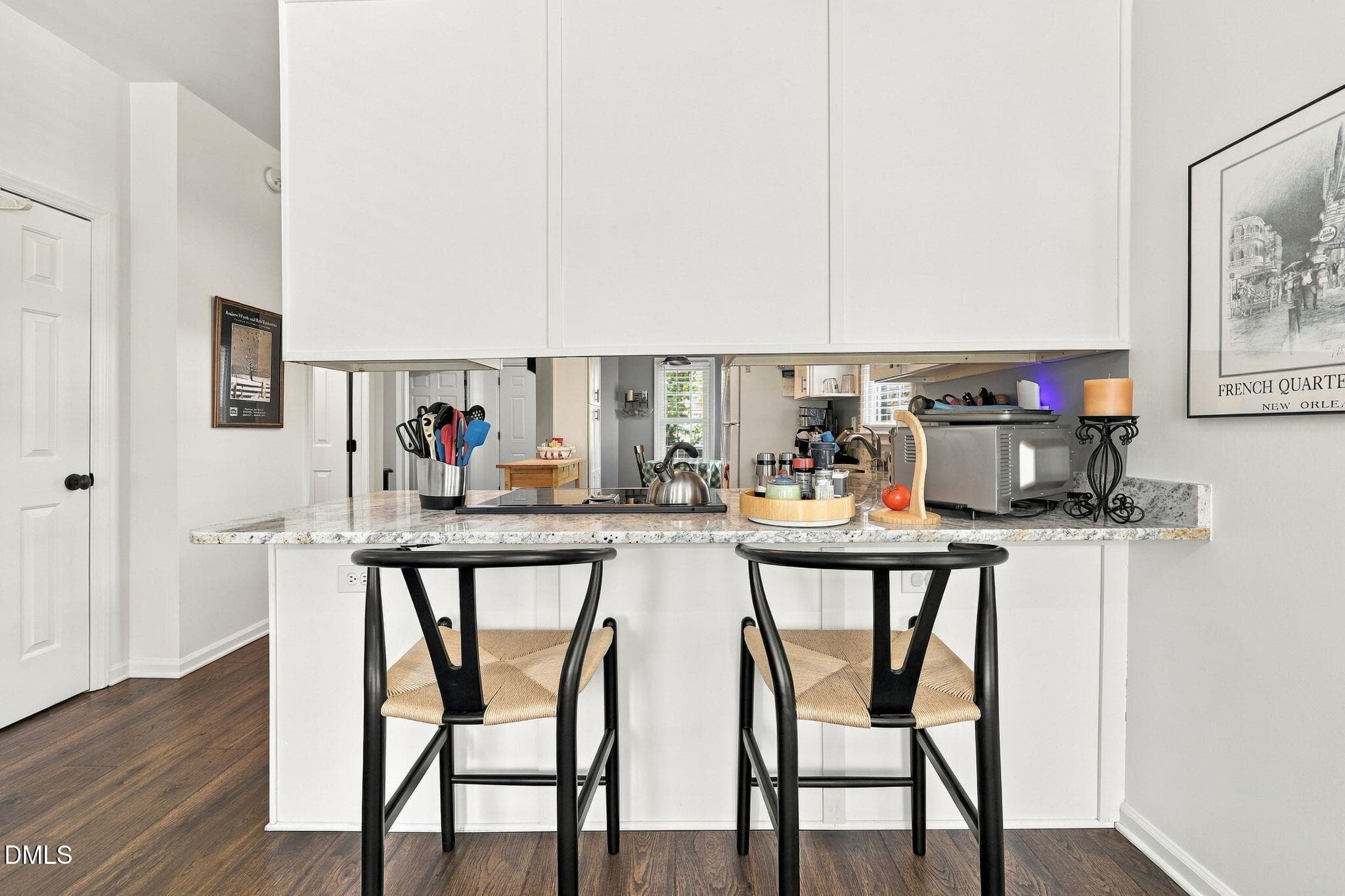 Counter seating - 7030 Sandy Forks Road Apt 108, Raleigh, NC 27615, Raleigh