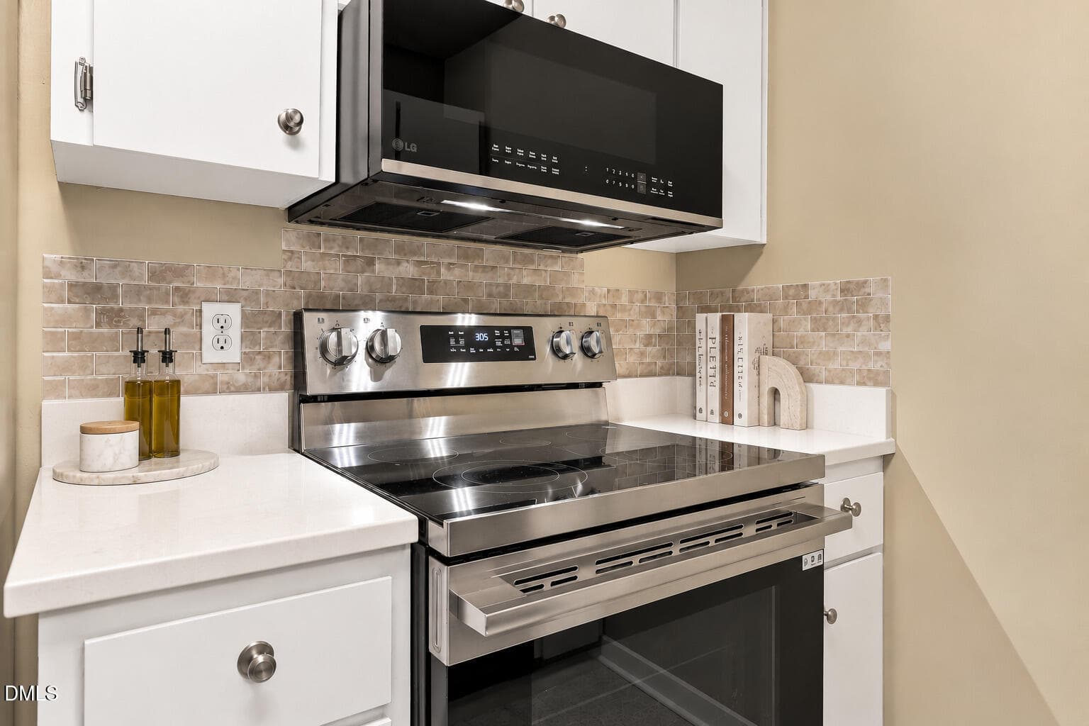 129 Kitchen - 129 Carmichael Court, Cary, NC 27511