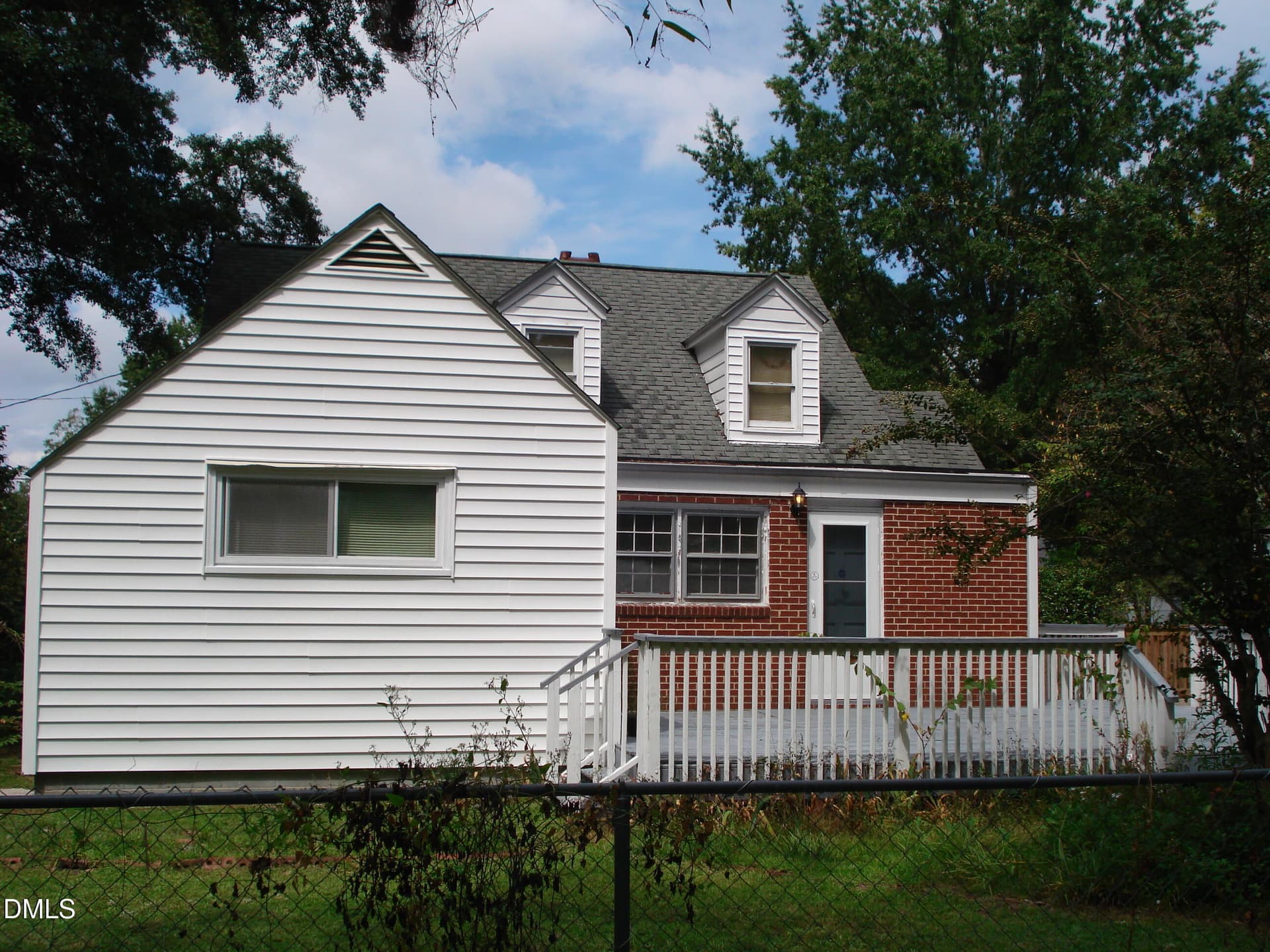 DSC09884 - 700 N Raiford Street, Selma, NC 27576