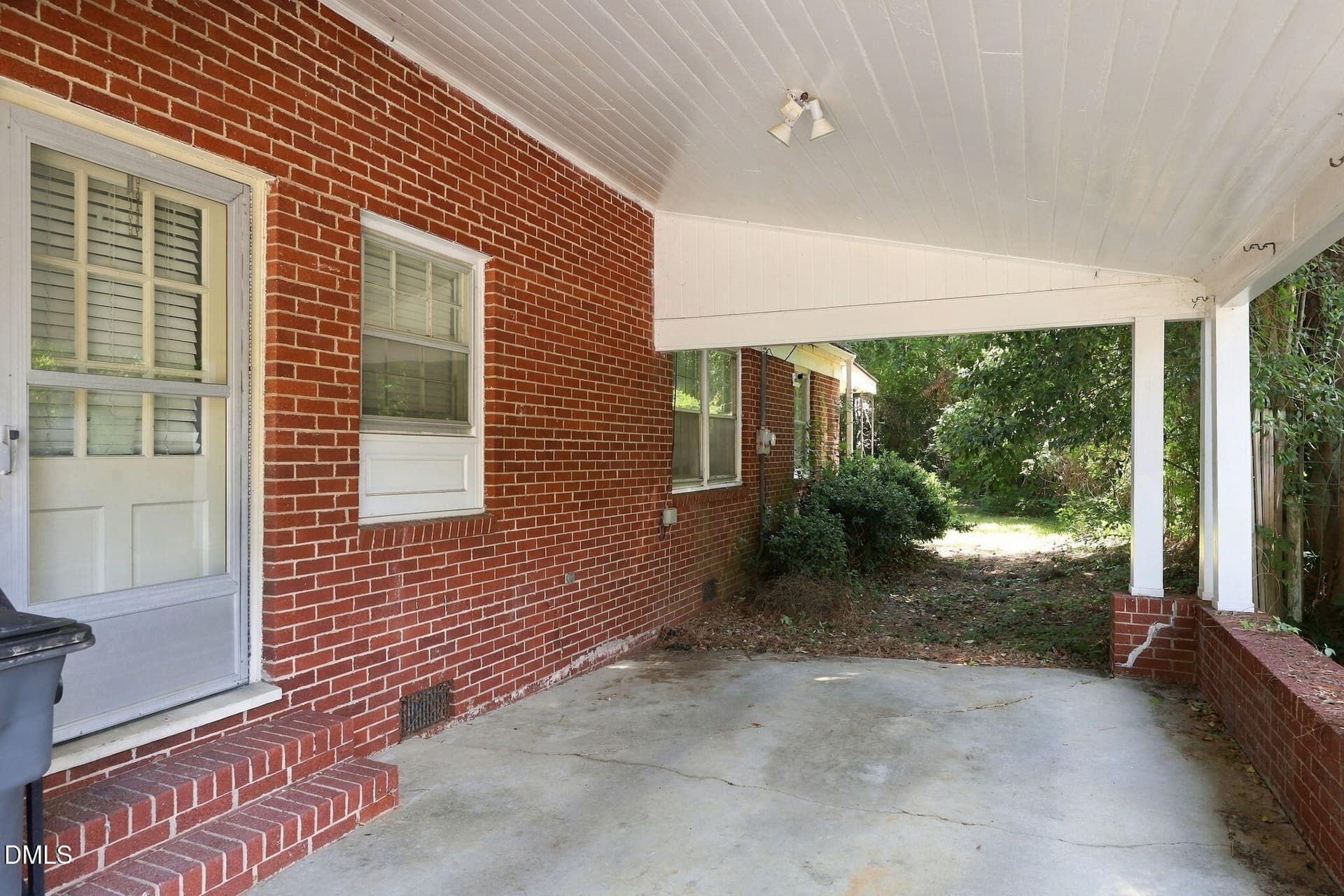 15-web-or-mls-IMG_8382 - 400 N Sumner Street, Selma, NC 27576