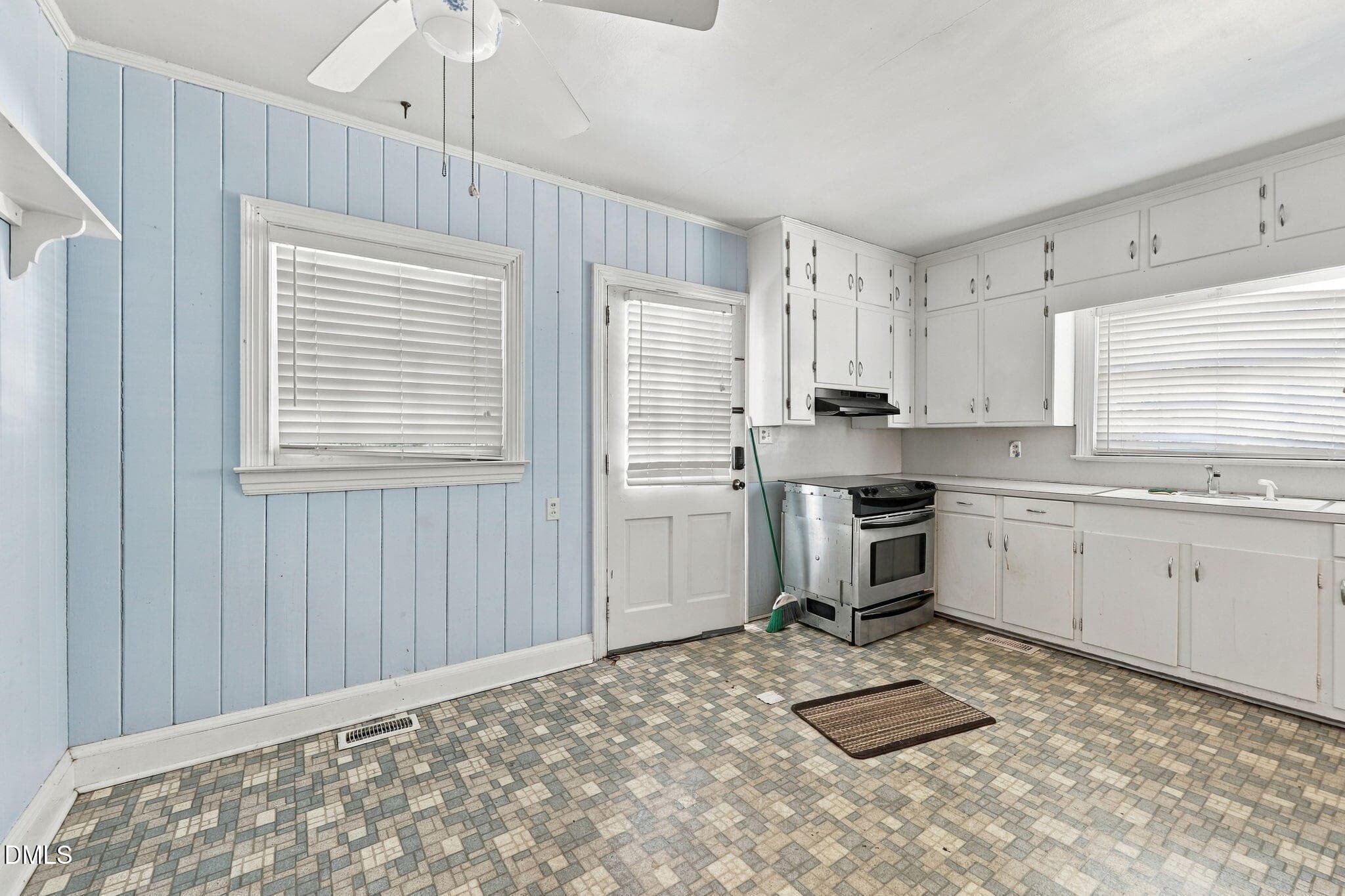 28-web-or-mls-IMG_8403_Edit - 400 N Sumner Street, Selma, NC 27576