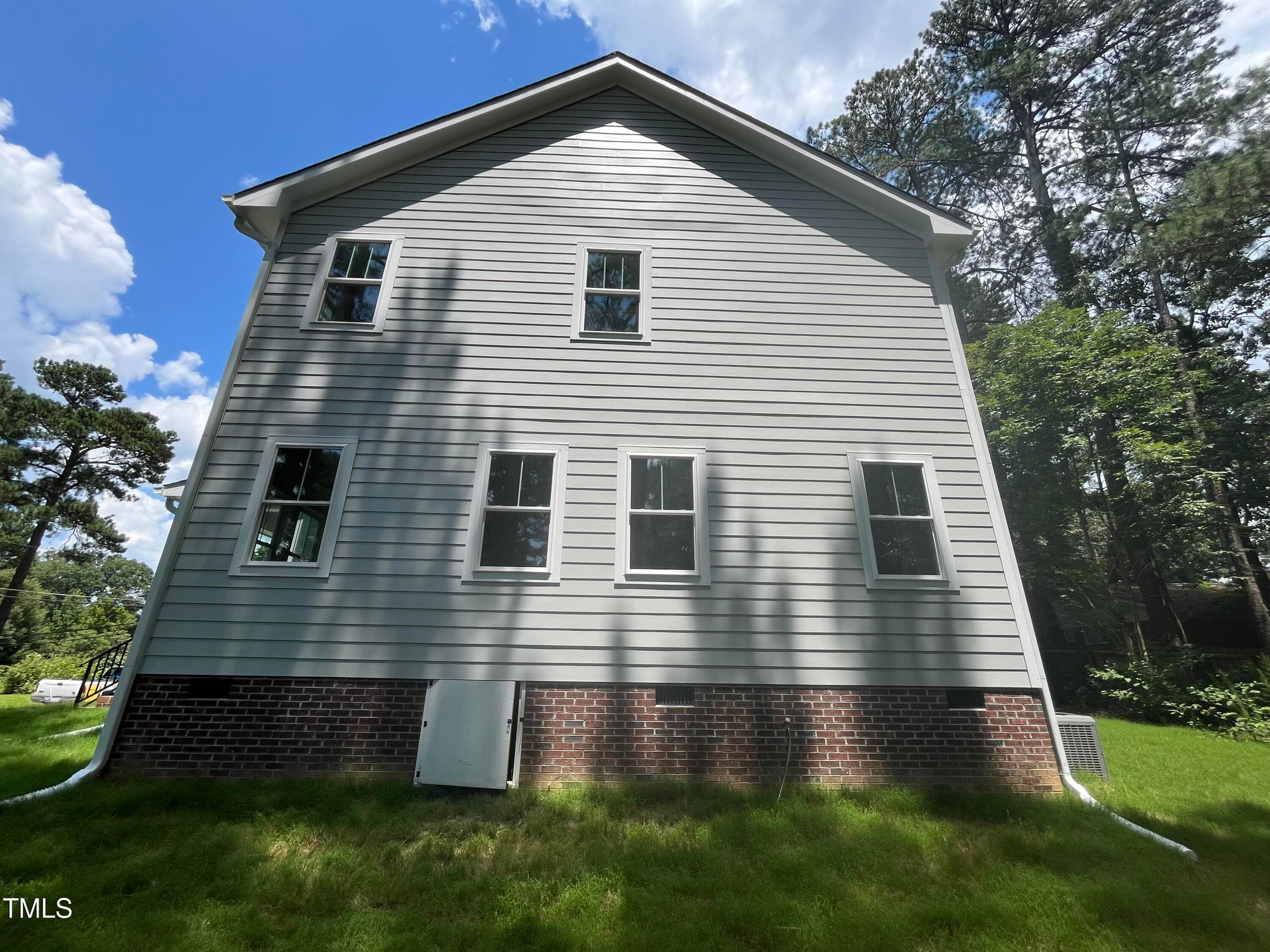 IMG_8304 - 313 W Cornwallis Road, Durham, NC 27707