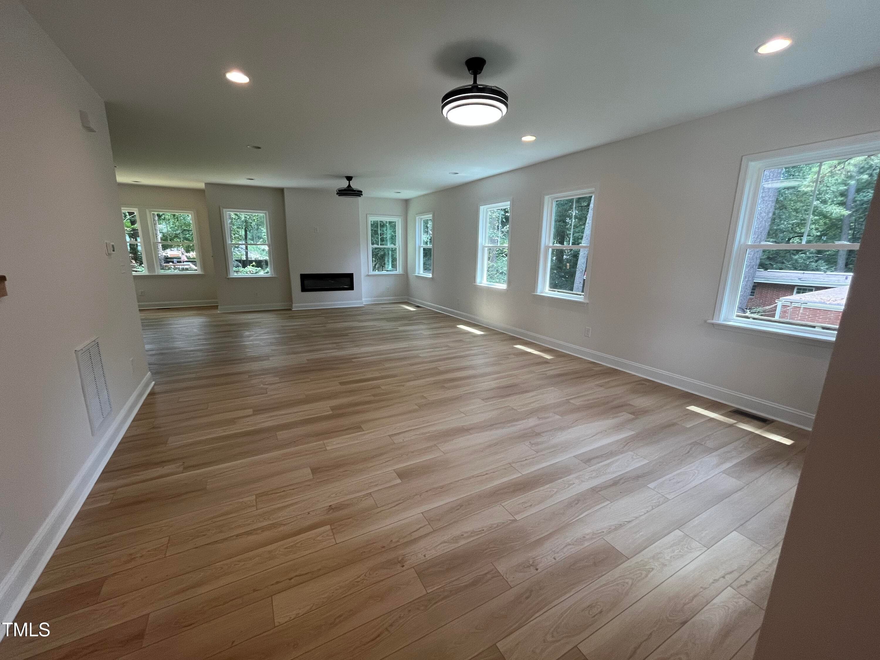 IMG_8319 - 313 W Cornwallis Road, Durham, NC 27707
