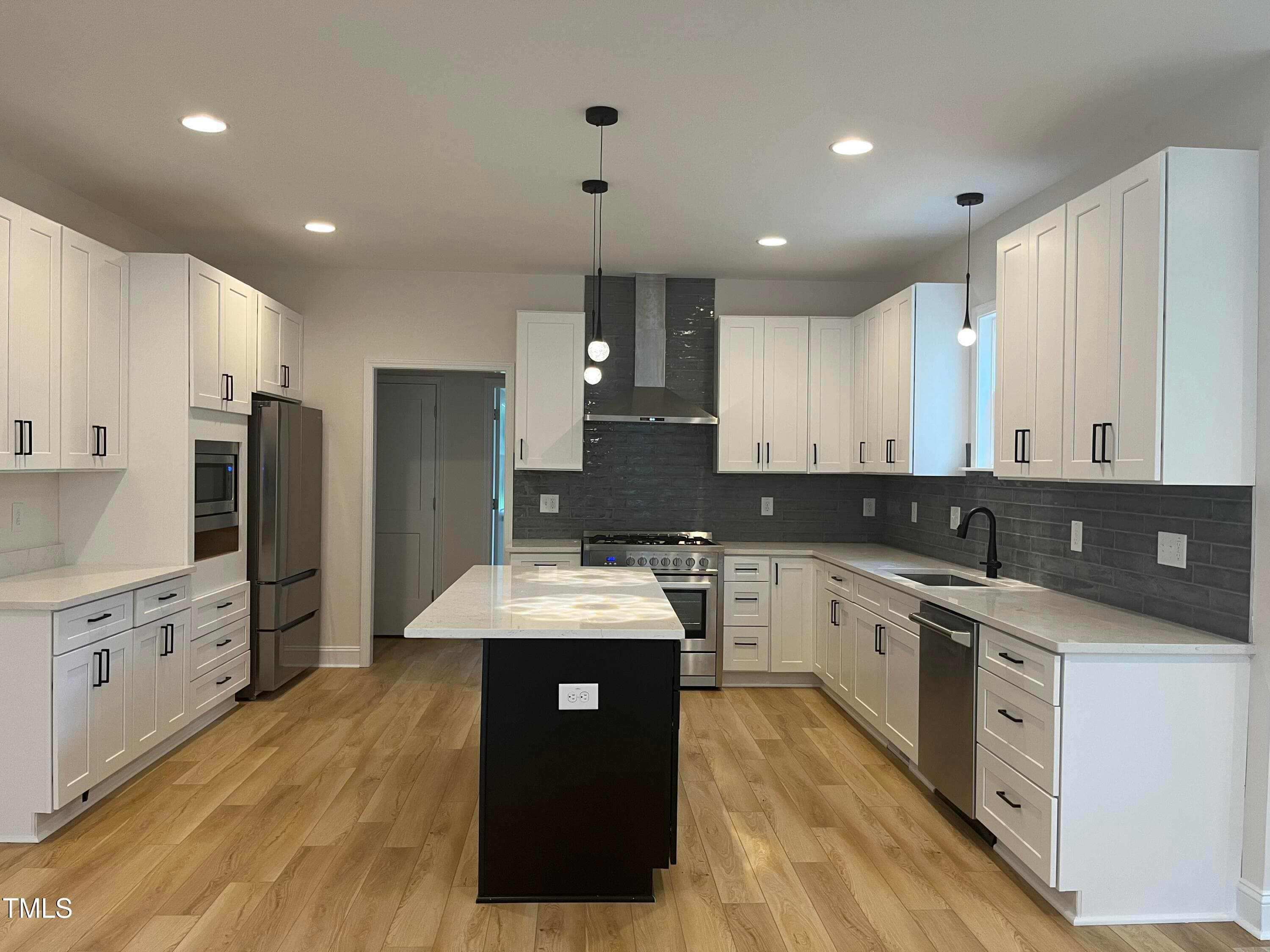 IMG_8330 - 313 W Cornwallis Road, Durham, NC 27707