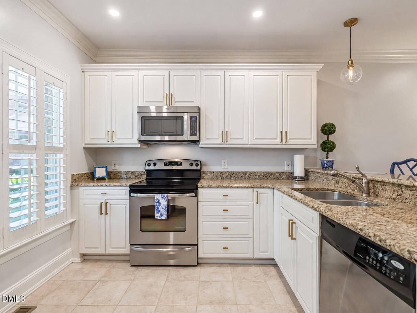 Kitchen -1 - 1406 Governors Court, Raleigh, NC 27604