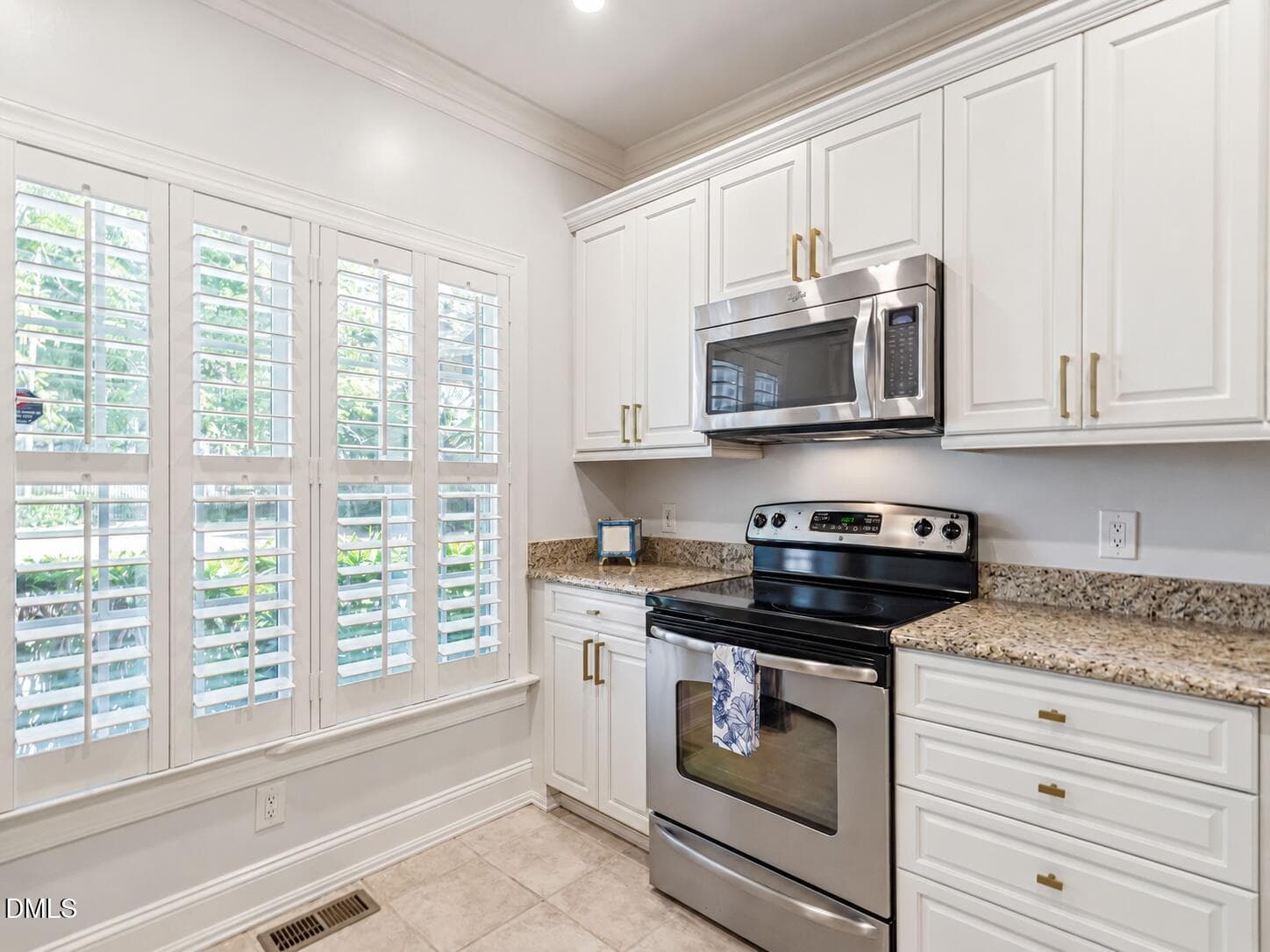Kitchen -2 - 1406 Governors Court, Raleigh, NC 27604