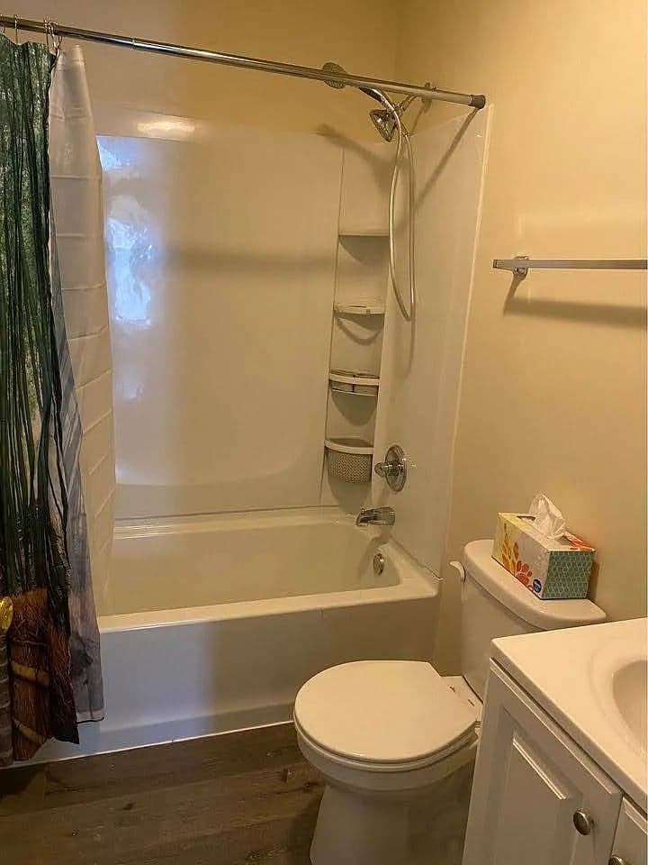 14. shared bathroom.webp.webp - 1214 Berkeley Street, Durham, NC 27705, Durham