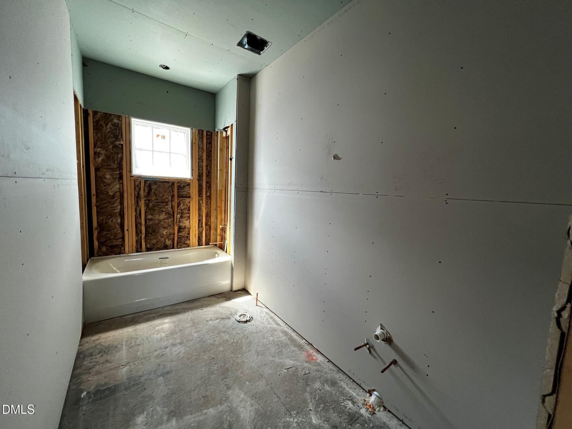 2nd floor hall bath - 1343 Eldon Circle, Durham, NC 27707