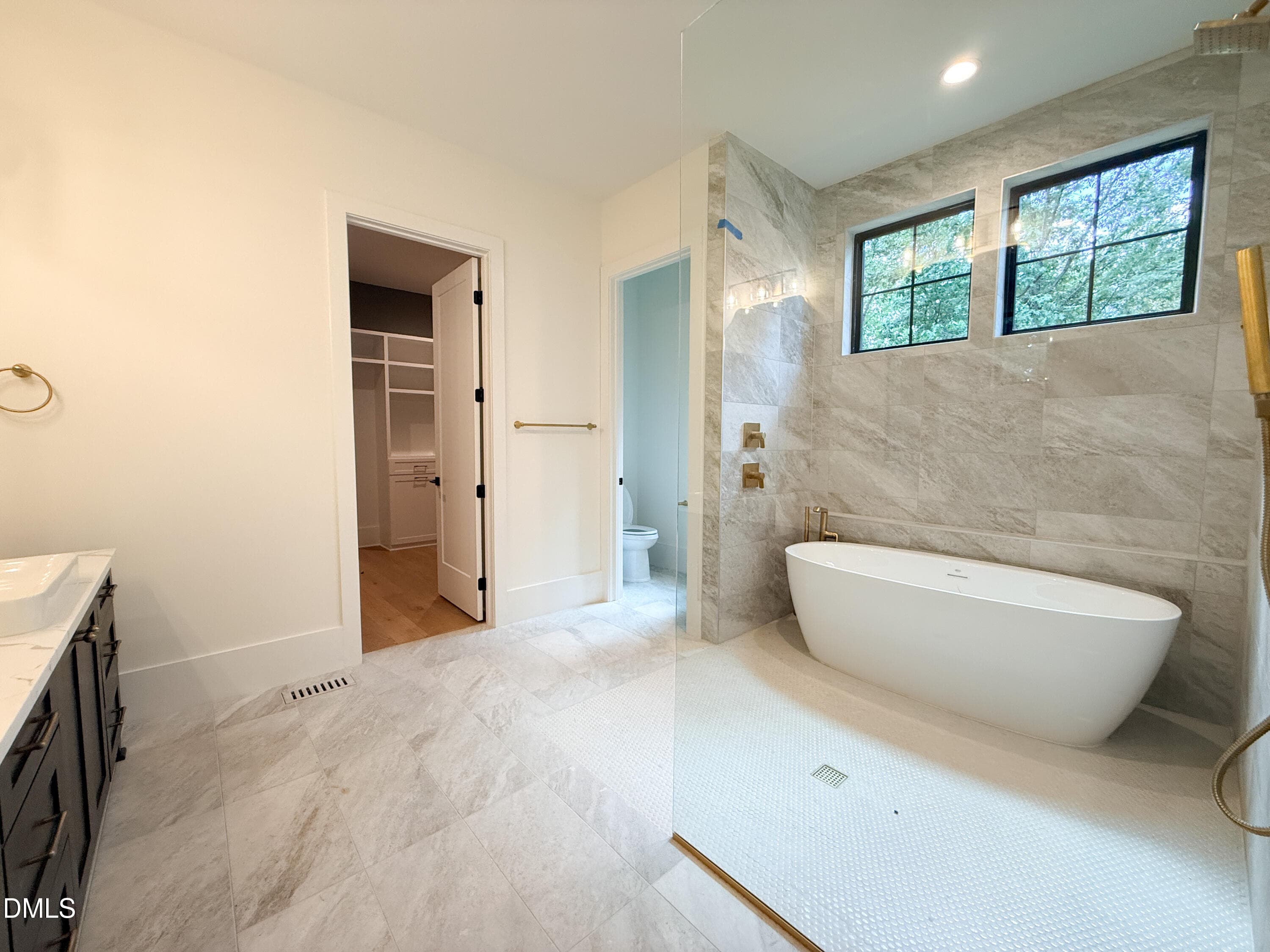 30 - Primary Bathroom Tub-2 - 5904 Leone Pride Circle, Raleigh, NC 27603, Raleigh