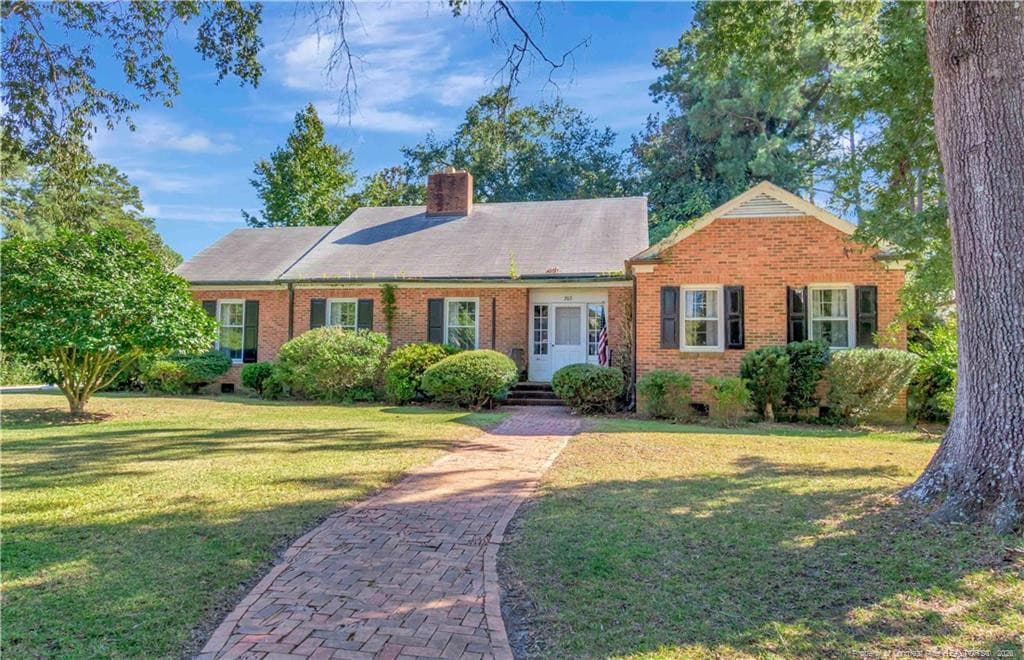 203 W 26th Street, Lumberton, NC 28358