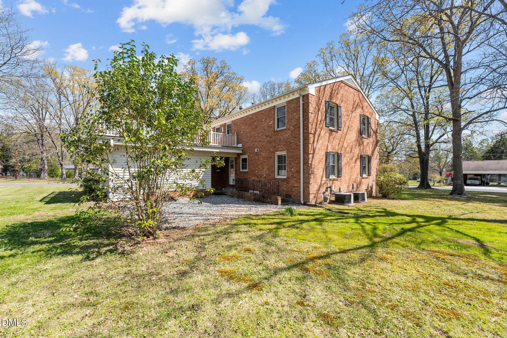 22-web-or-mls-ROB04023 - 301 Jones Street, Graham, NC 27253