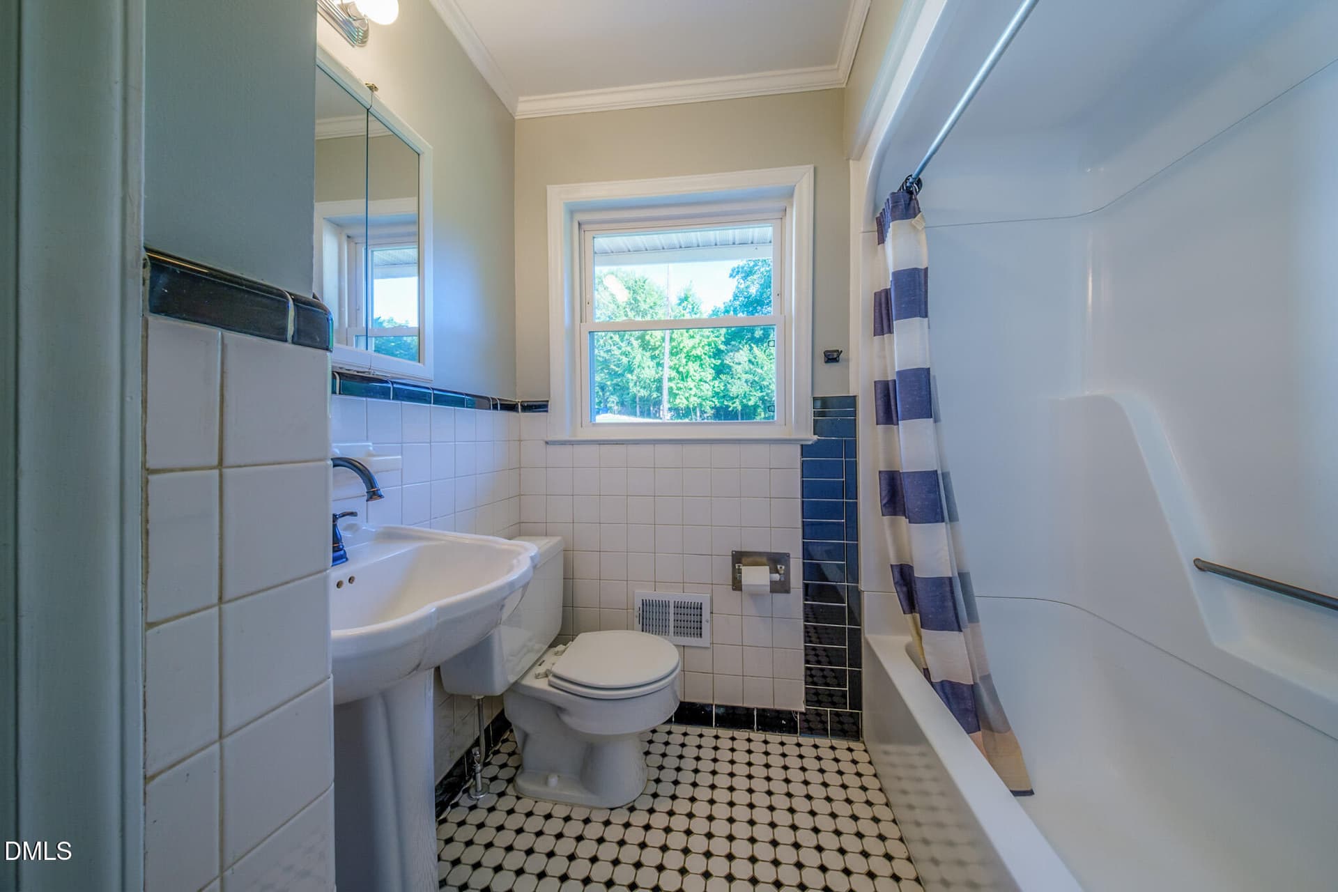 DSCF3772-HDR - 624 W Gilbreath Street, Graham, NC 27253