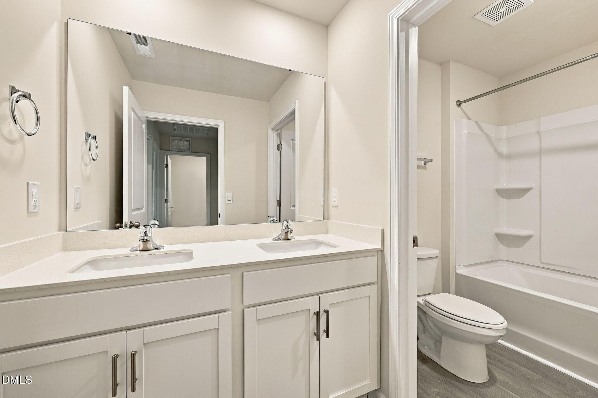 Hall Bath (1) - 186 Carriage Cv Circle, Mocksville, NC 27028, Mocksville