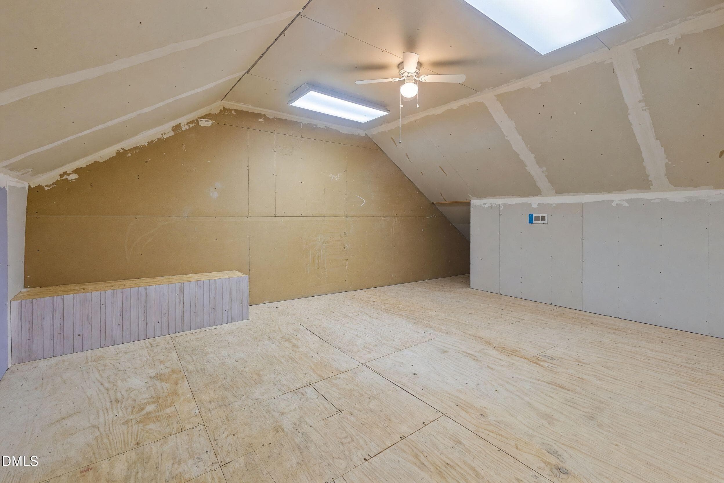 Future space or great storage - 129 Hedgerow Court, Cary, NC 27513