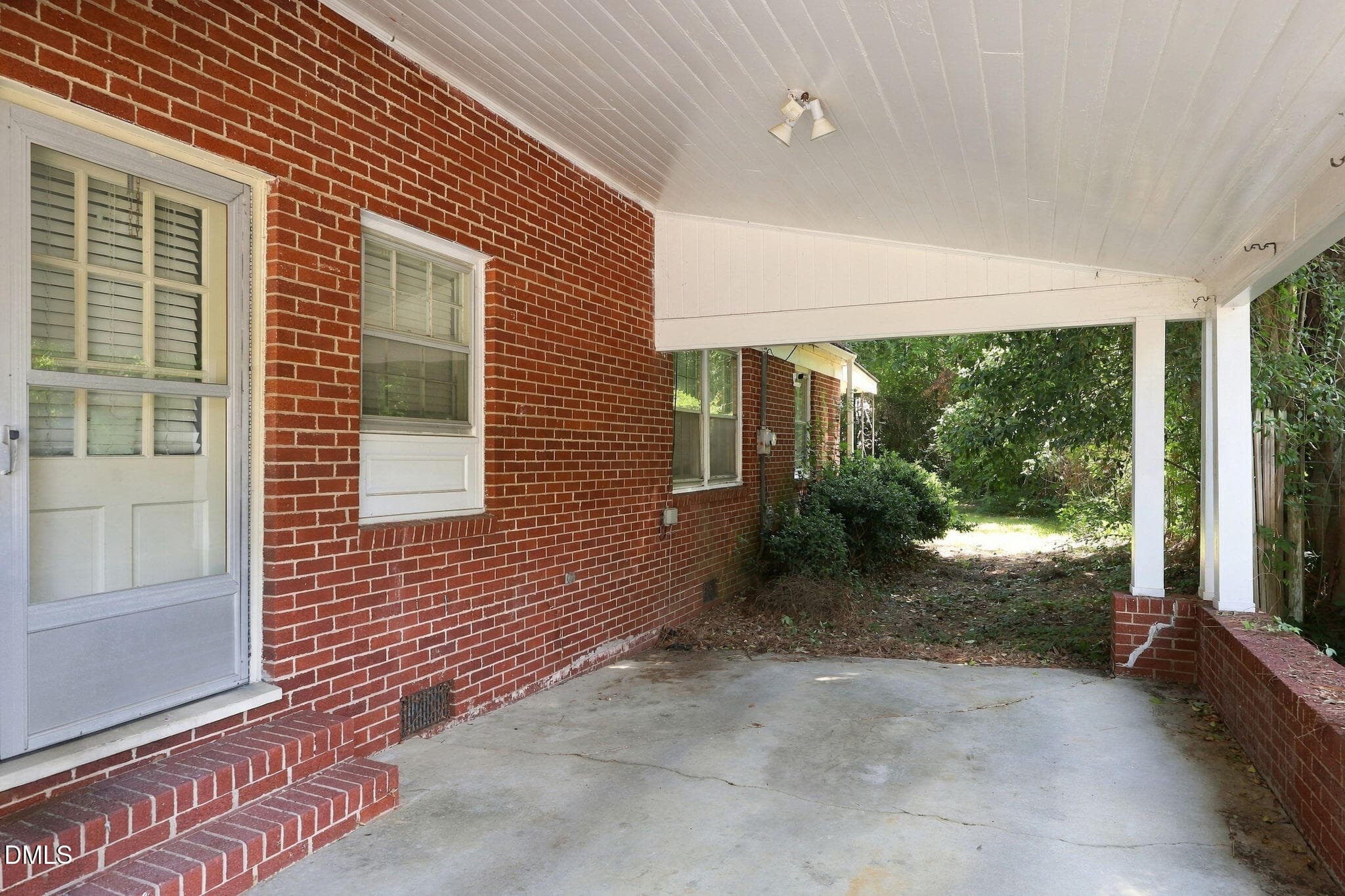 15-web-or-mls-IMG_8382 - 400 N Sumner Street, Selma, NC 27576