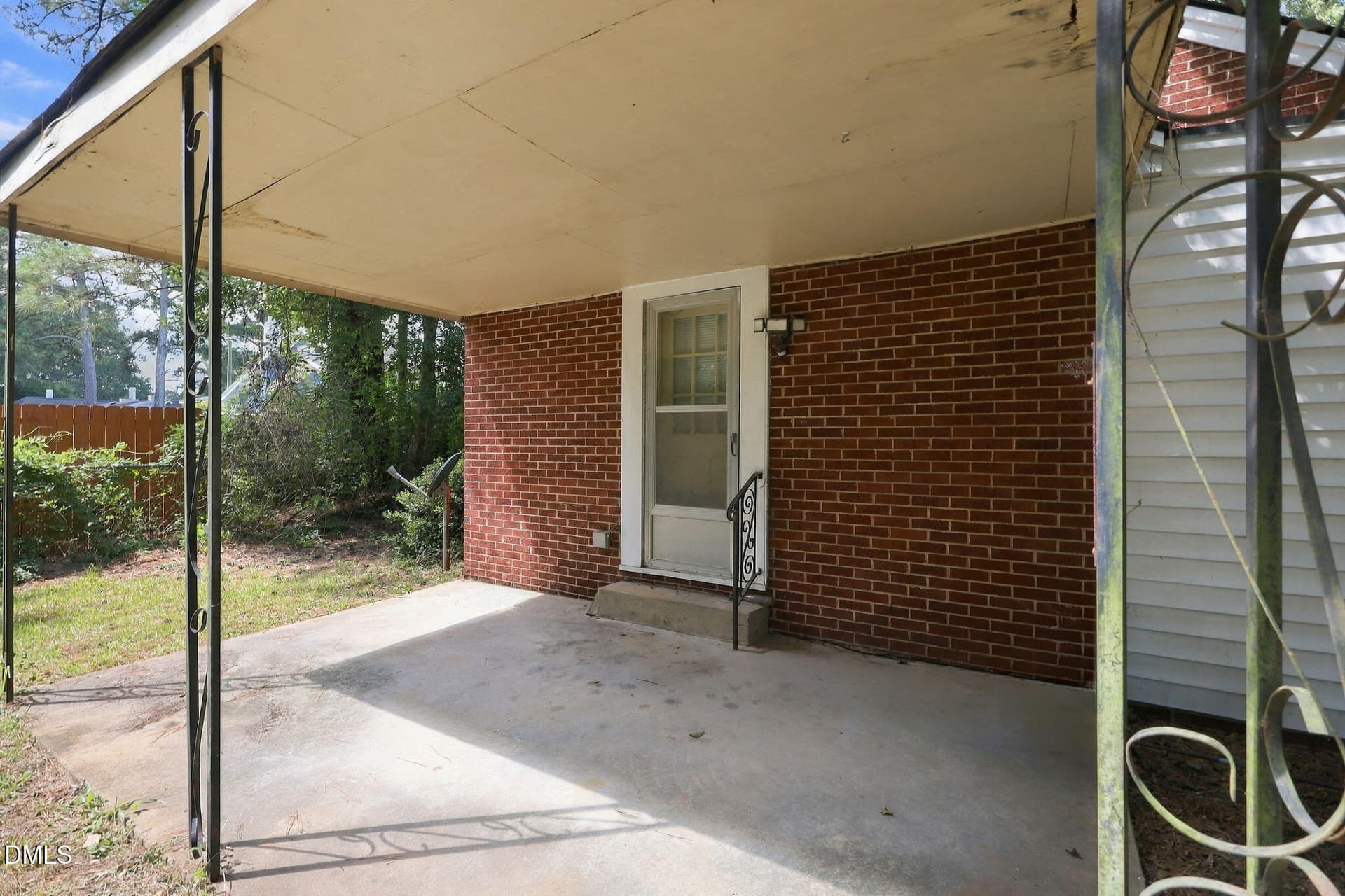 21-web-or-mls-IMG_8388 - 400 N Sumner Street, Selma, NC 27576