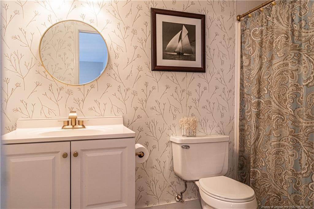 en suite bathroom - 3650 Hanover Drive, Hope Mills, NC 28348