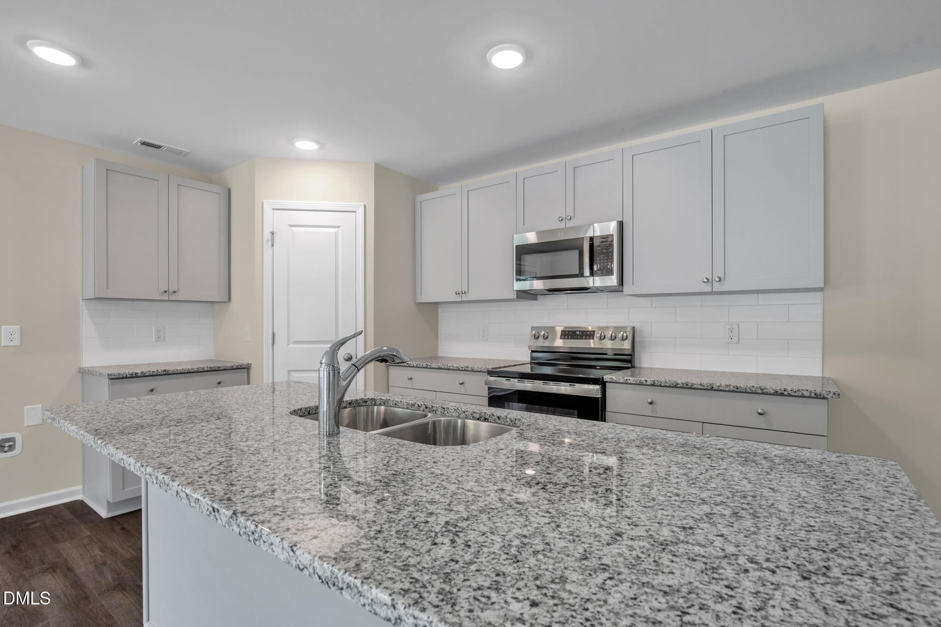 73 W Emily Gardens Dr(11 of 42) - 73 W Emily Gardens Drive, Selma, NC 27576