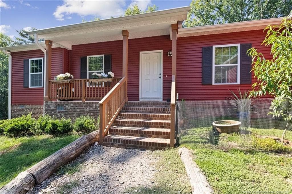 Front Porch - 150 Horseshoe Hill Lane, Carthage, NC 28327