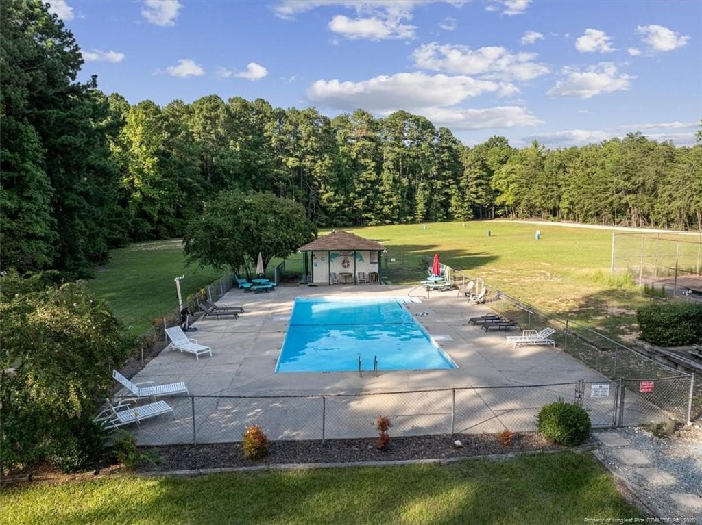 community swimming pool - 150 Horseshoe Hill Lane, Carthage, NC 28327