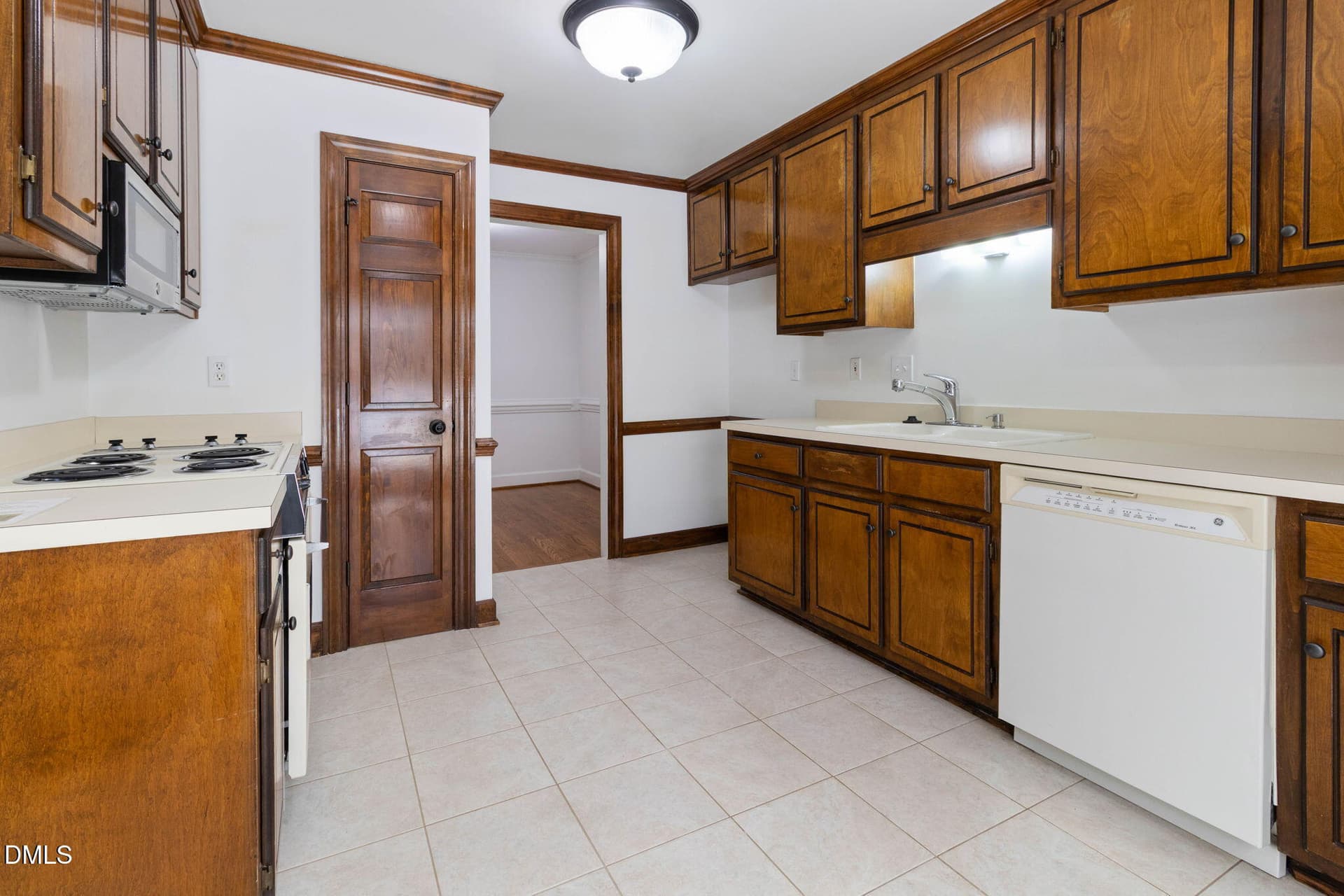 7-web-or-mls-IMG_0374 - 143 Hedgerow Court, Cary, NC 27513