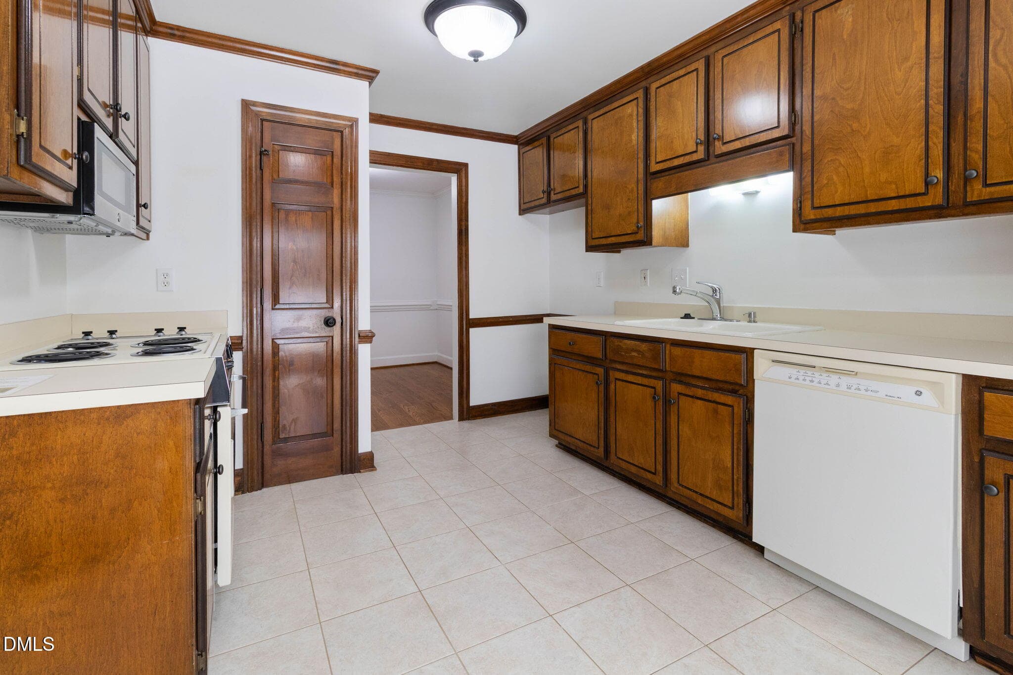 7-web-or-mls-IMG_0374 - 143 Hedgerow Court, Cary, NC 27513