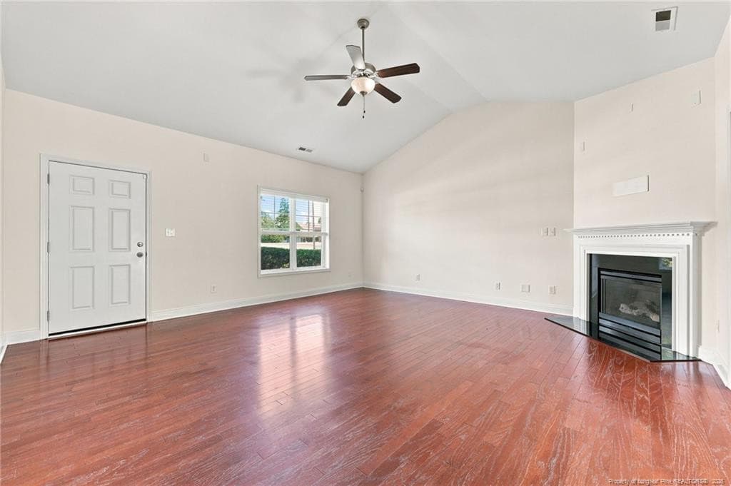 Photo 6 - 634 Collinwood Drive, Raeford, NC 28376