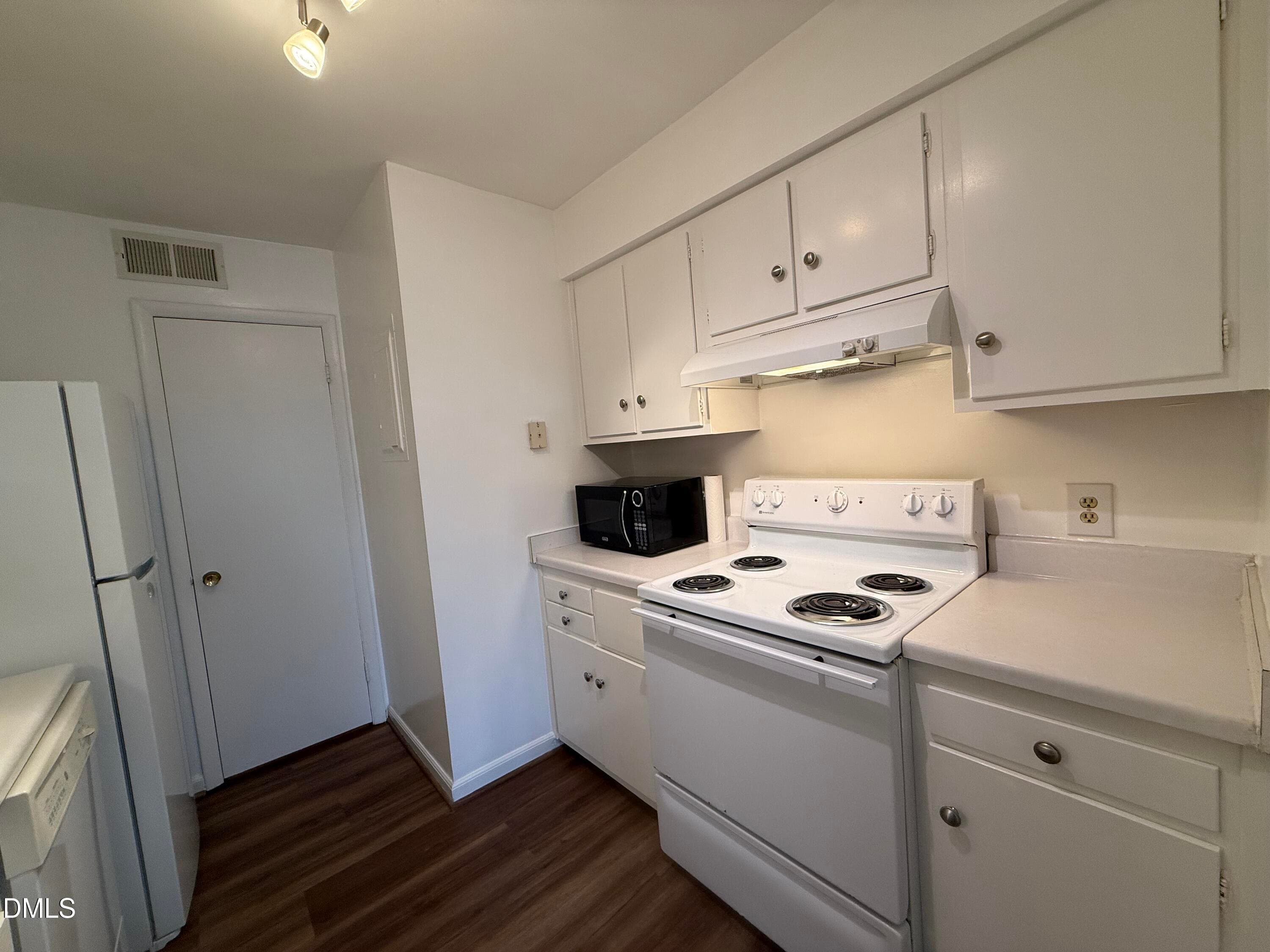 Kitchen - 1228 Teakwood Place, Raleigh, NC 27606, Raleigh