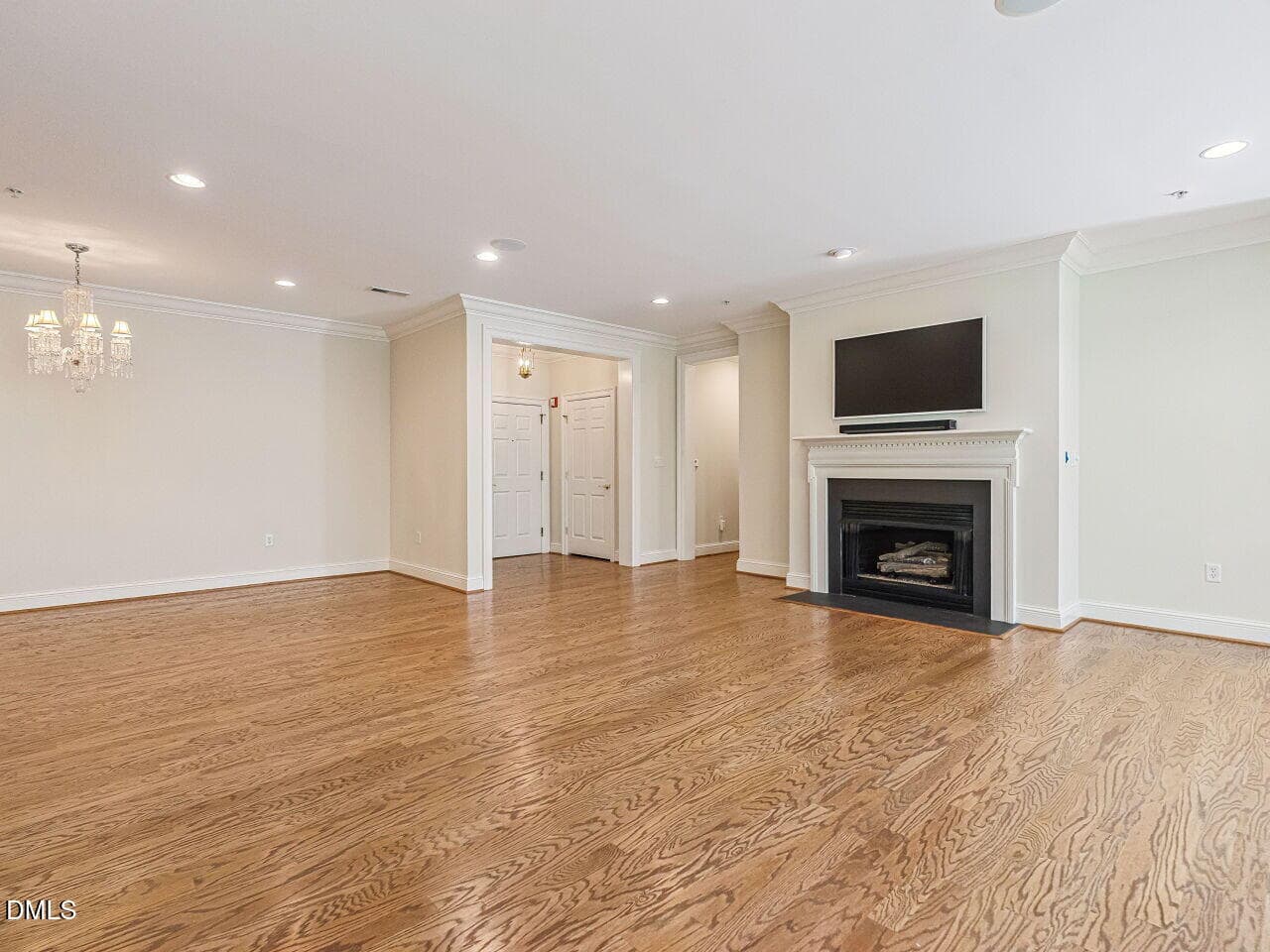 009-1280x960-living-room - 2701 Glenwood Gardens Lane 208, Raleigh, NC 27608
