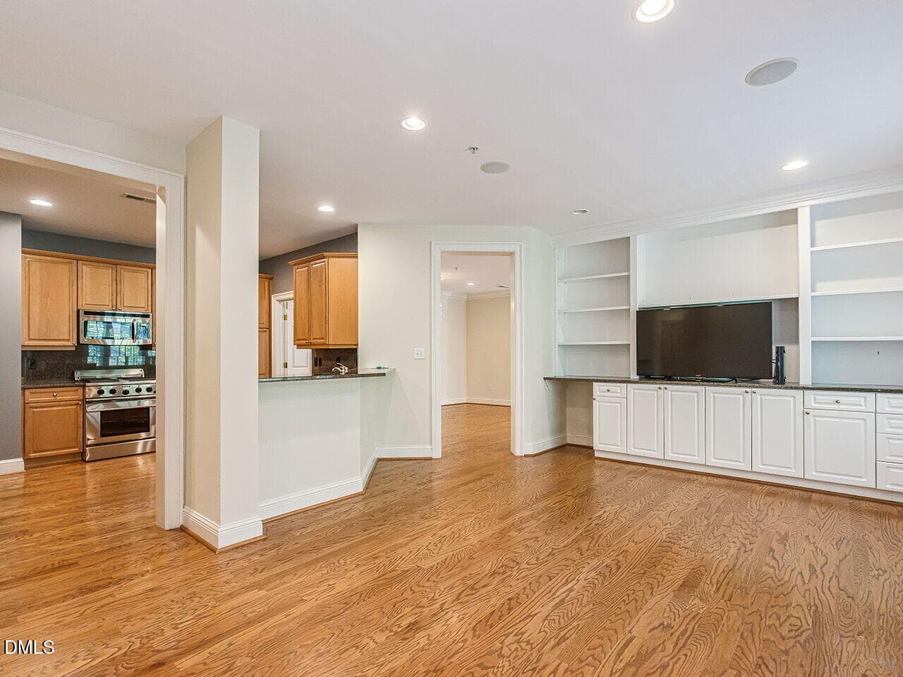 015-1280x960-family-room - 2701 Glenwood Gardens Lane 208, Raleigh, NC 27608