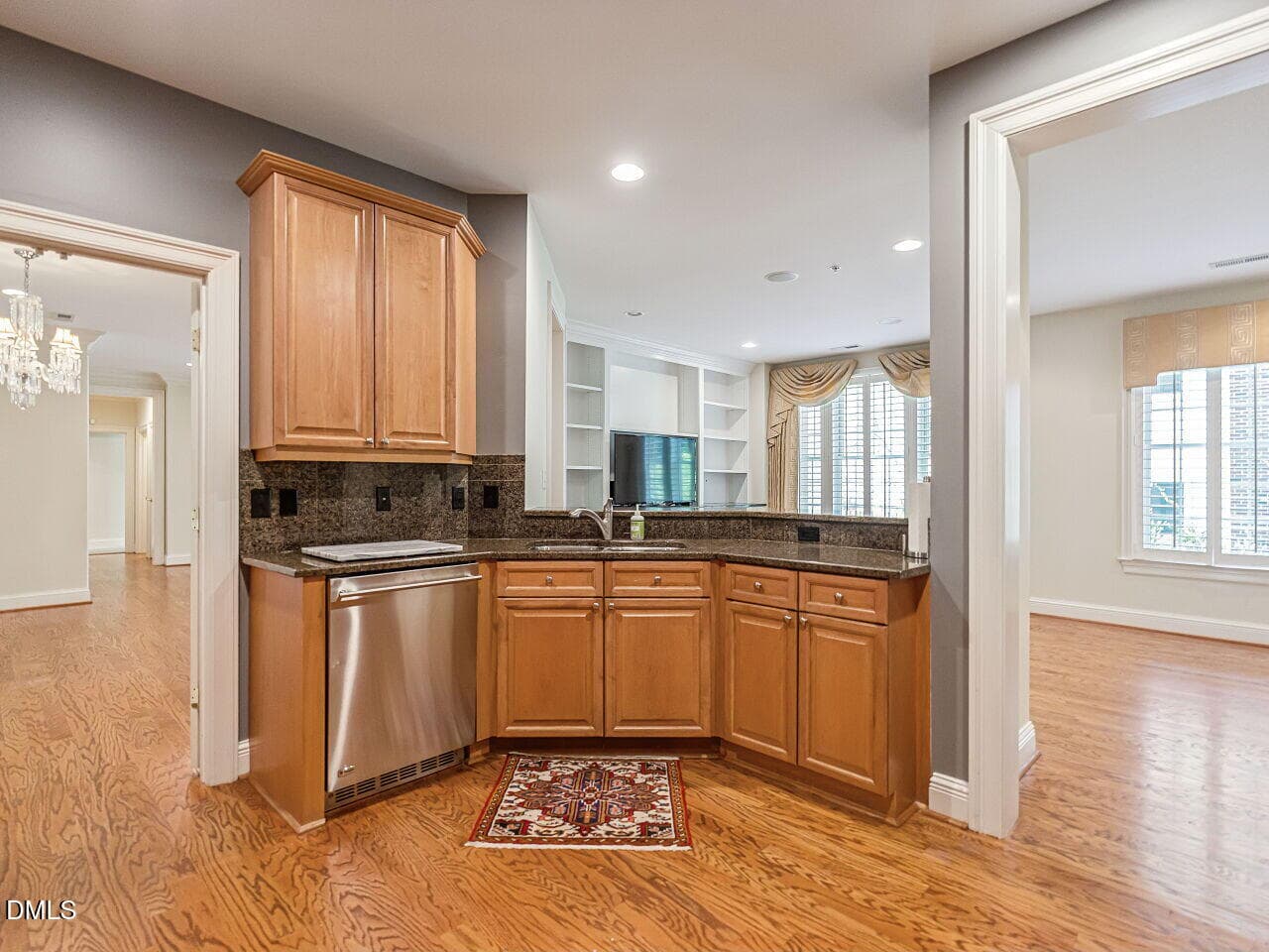 018-1280x960-kitchen - 2701 Glenwood Gardens Lane 208, Raleigh, NC 27608
