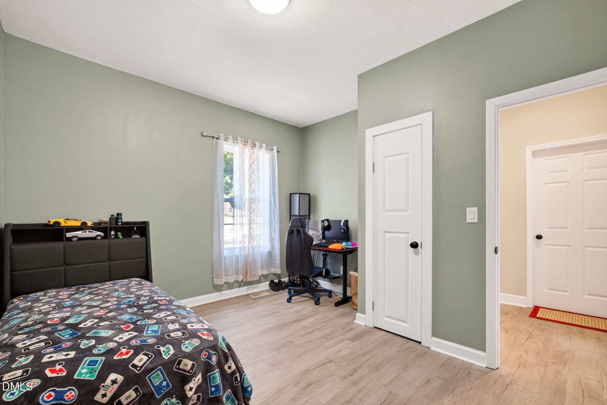 26-web-or-mls-DSC08937 - 928 E Davis Street, Burlington, NC 27215