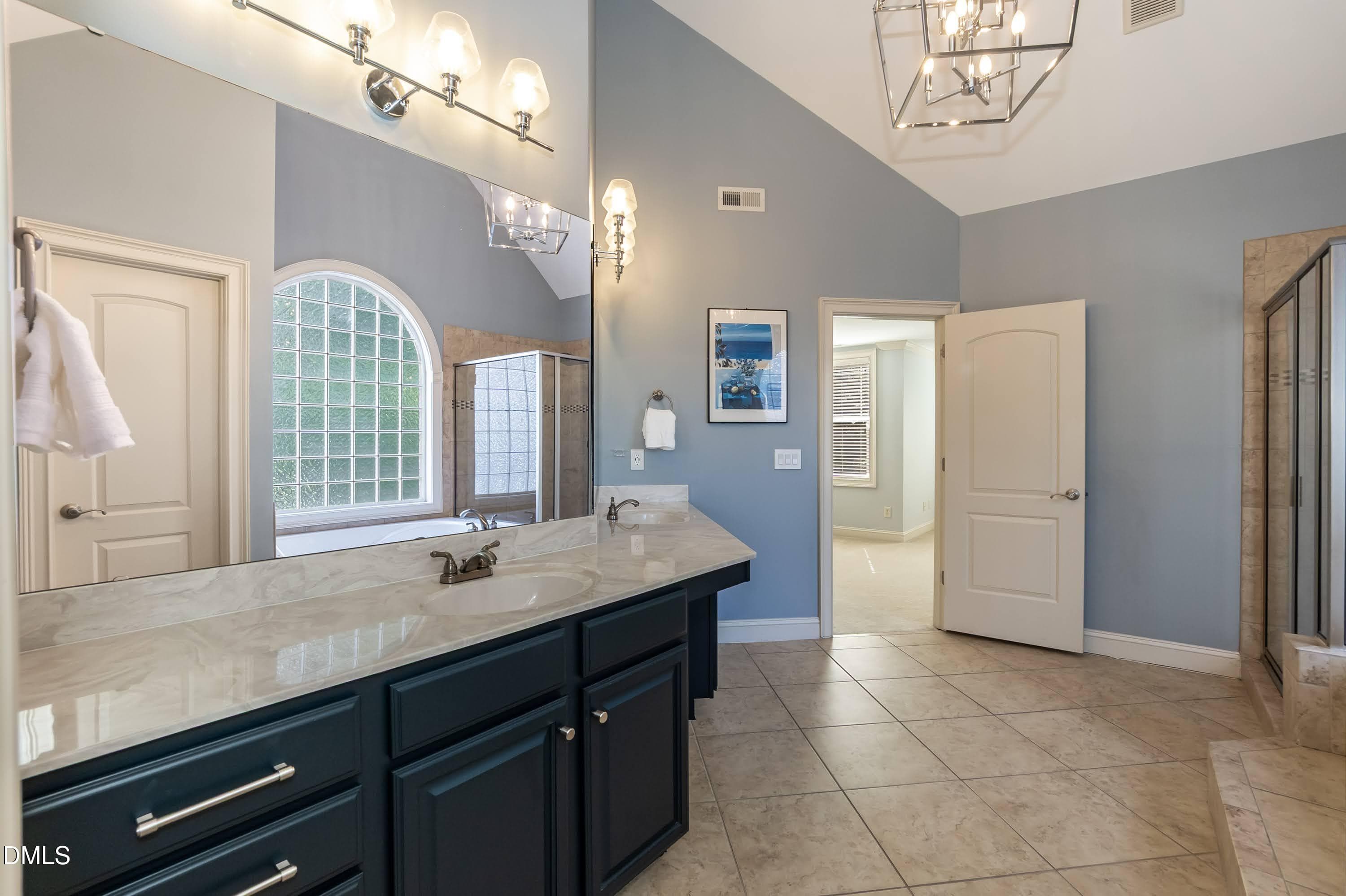 Primary Bath 03 - 4213 Oakthorne Way, Raleigh, NC 27613