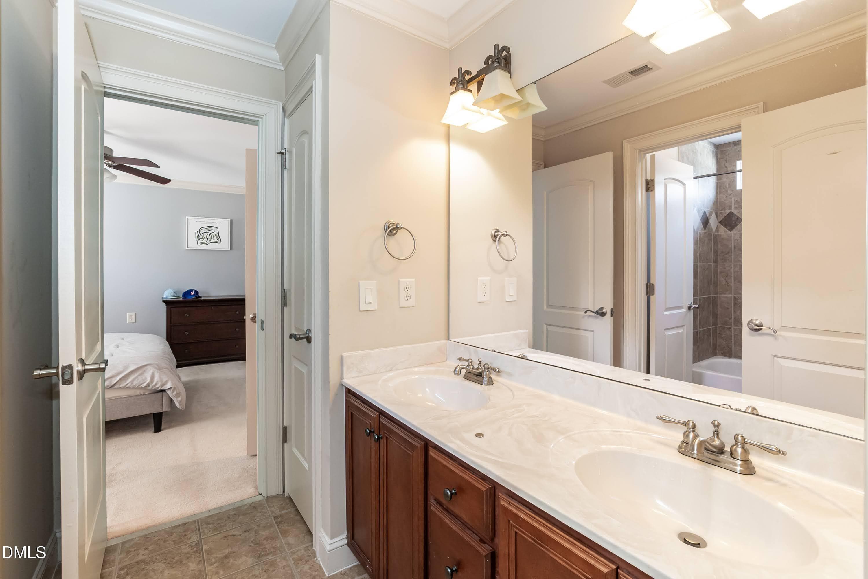 Bathroom 03a - 4213 Oakthorne Way, Raleigh, NC 27613