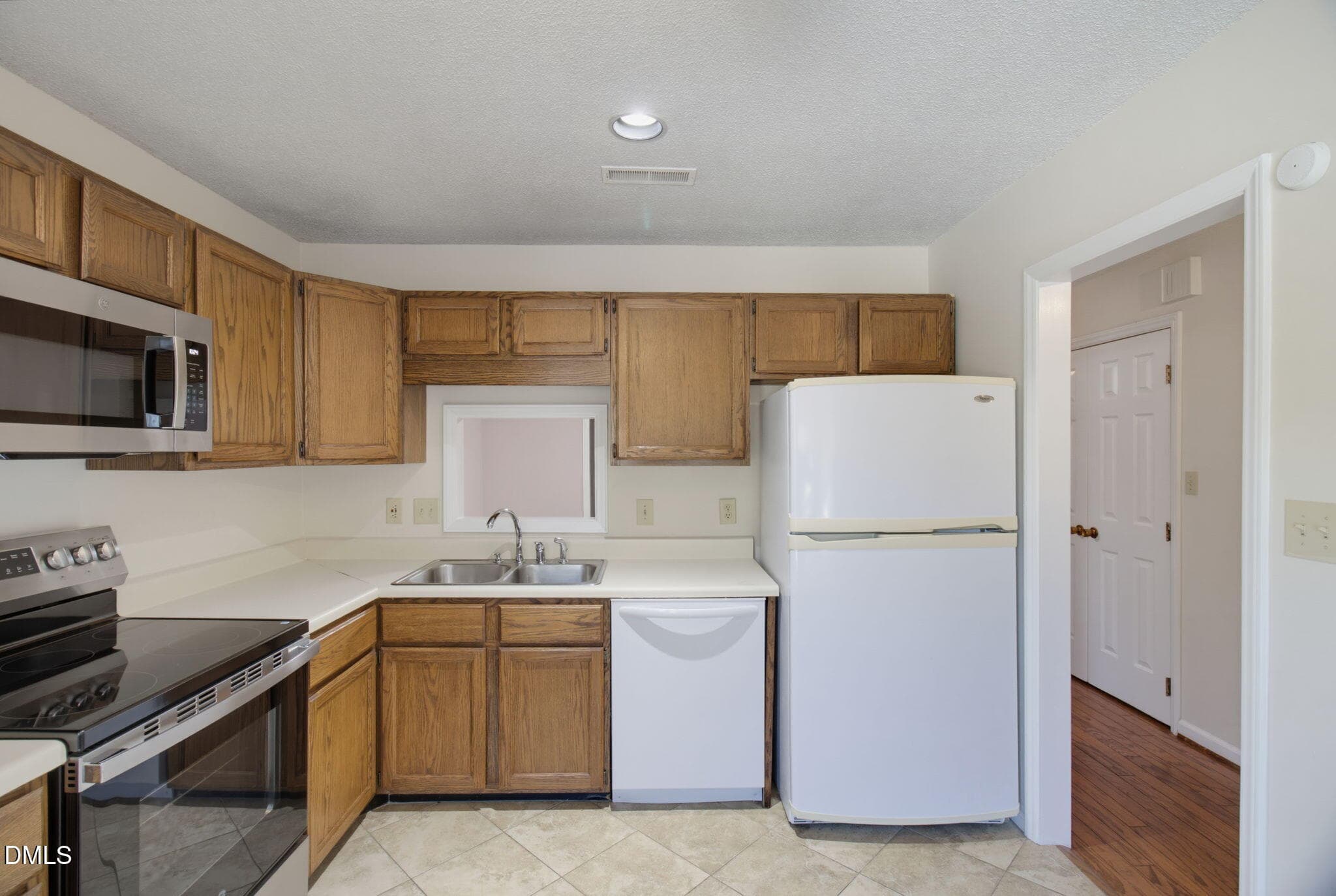 17-web-or-mls-2210 New Garden Rd-17 - 2210 New Garden Road 3620, Greensboro, NC 27410