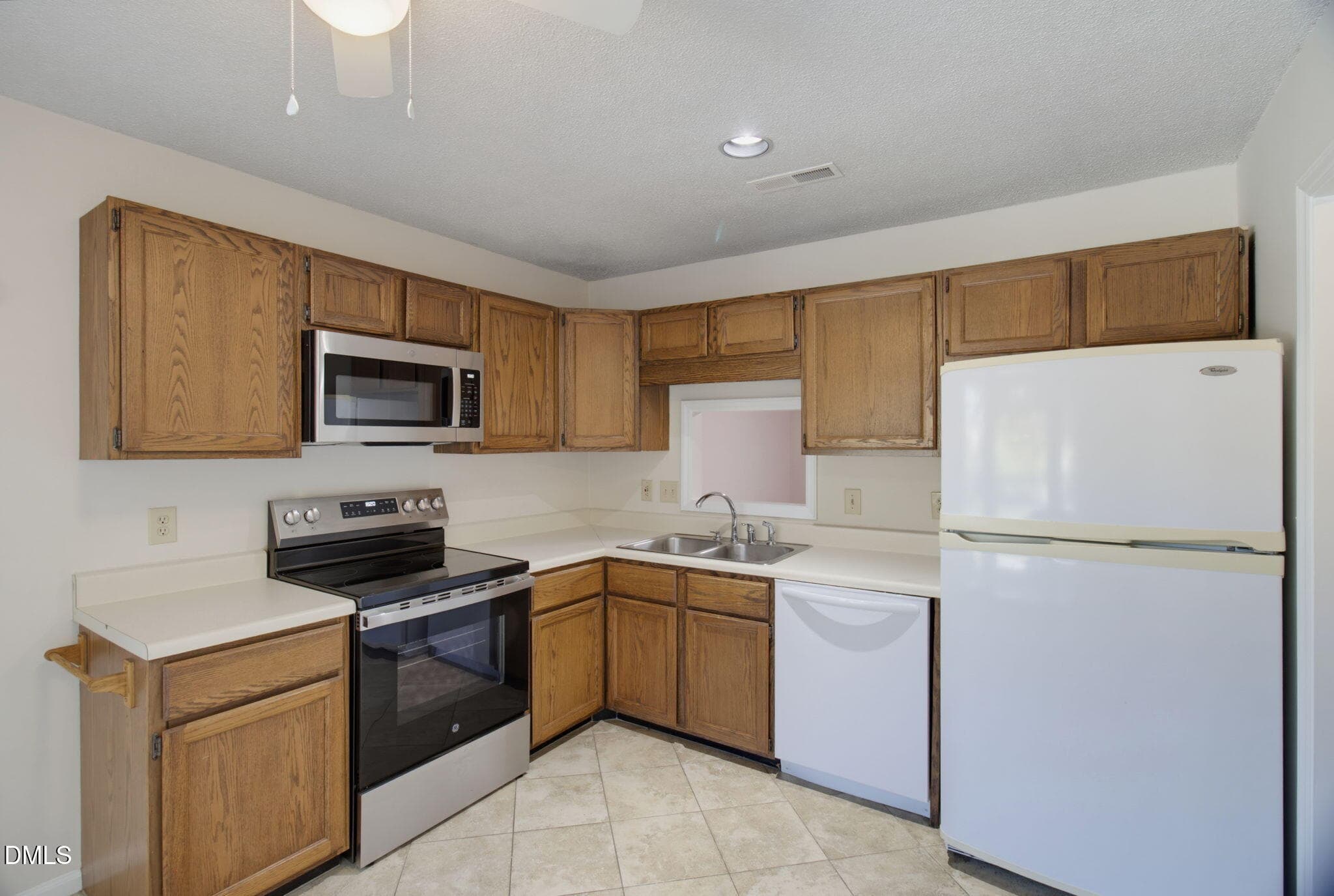 18-web-or-mls-2210 New Garden Rd-18 - 2210 New Garden Road 3620, Greensboro, NC 27410