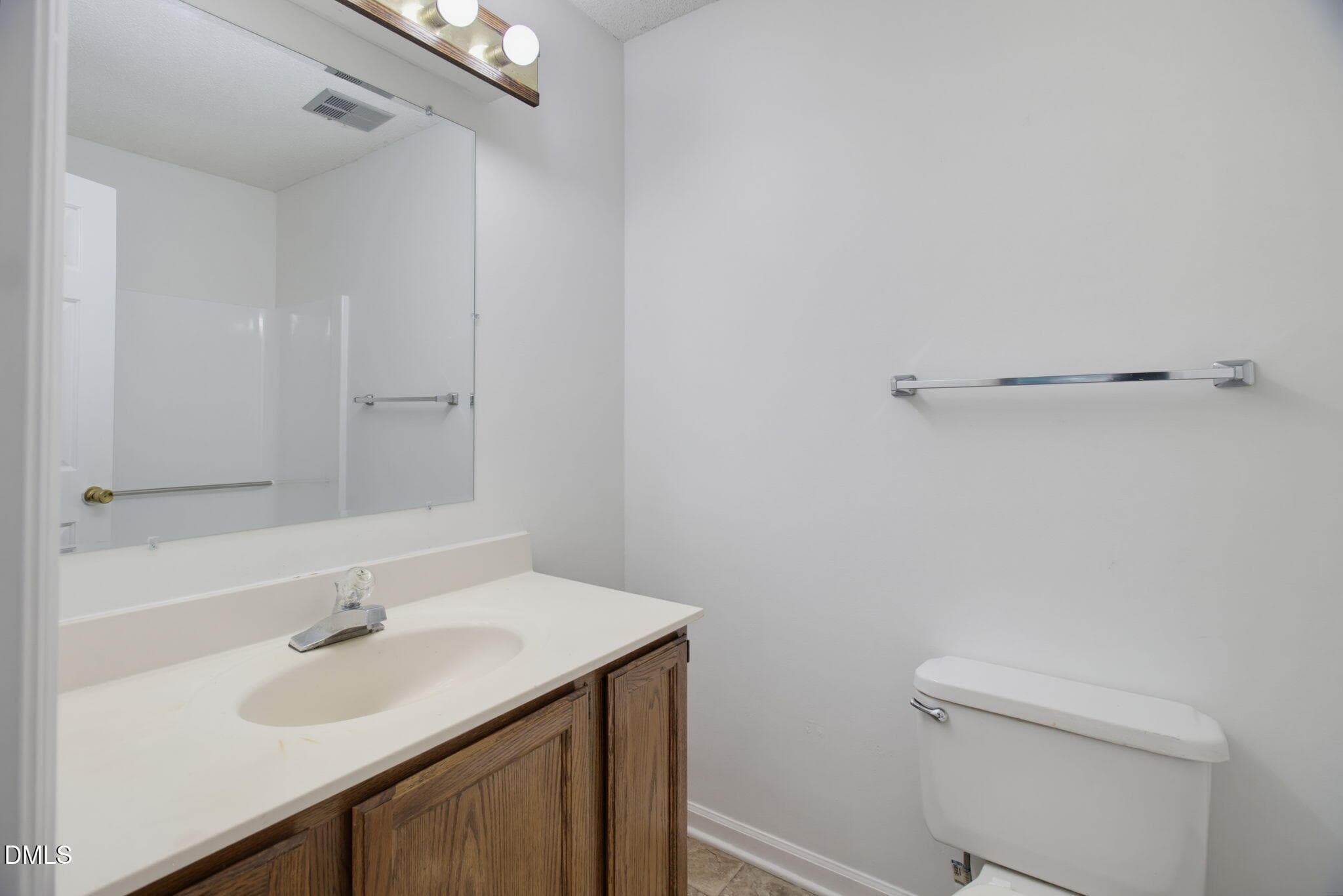 22-web-or-mls-2210 New Garden Rd-22 - 2210 New Garden Road 3620, Greensboro, NC 27410